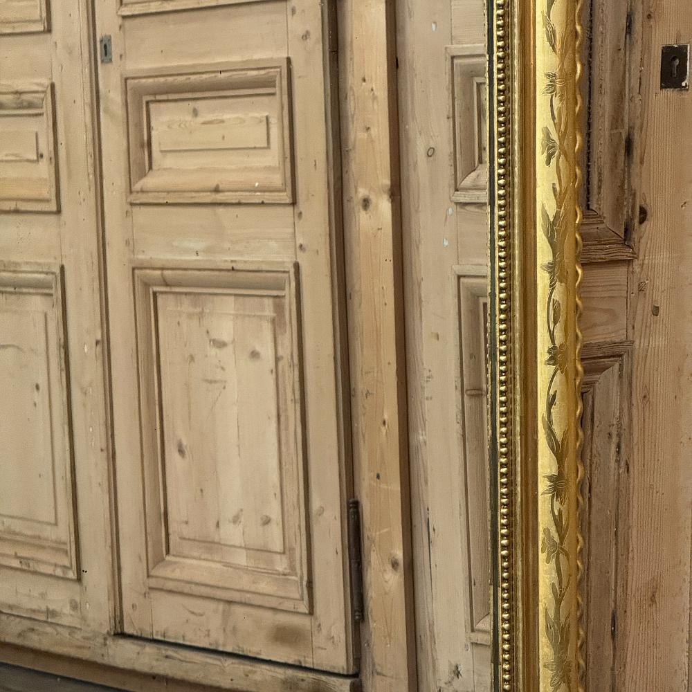 Miroir français du 19ème siècle d'époque Louis Philippe en bois doré en vente 1