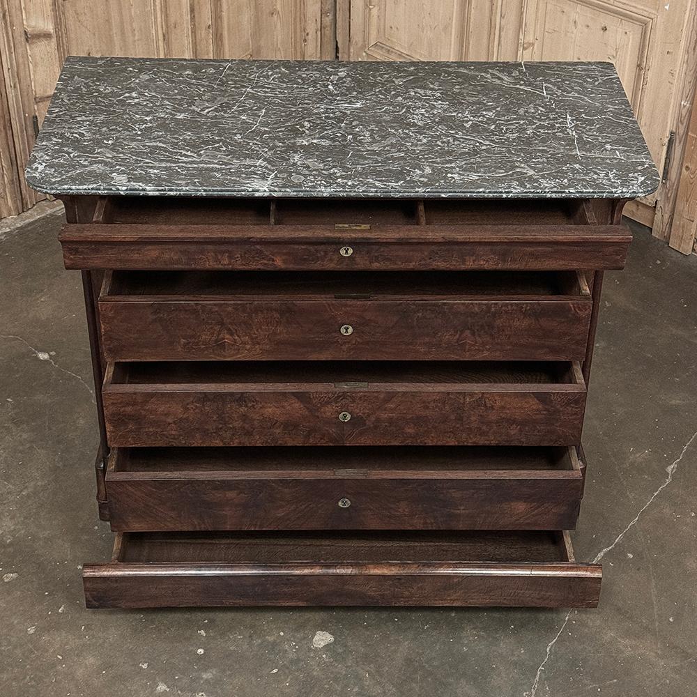 Commode francese del XIX secolo del periodo Louis Philippe in mogano con piano in marmo in vendita 8