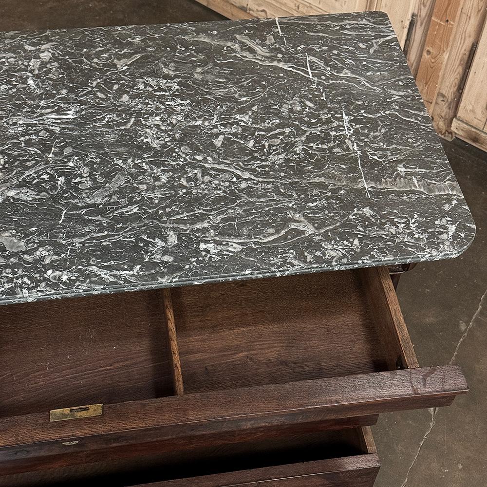 Commode francese del XIX secolo del periodo Louis Philippe in mogano con piano in marmo in vendita 11