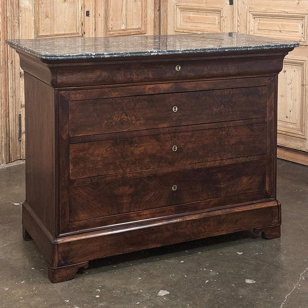Luigi Filippo Commode francese del XIX secolo del periodo Louis Philippe in mogano con piano in marmo in vendita