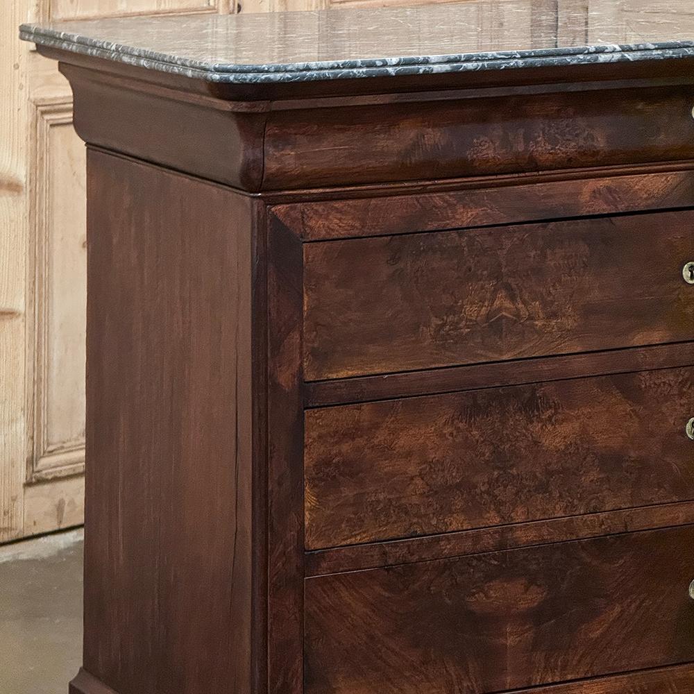 Francese Commode francese del XIX secolo del periodo Louis Philippe in mogano con piano in marmo in vendita