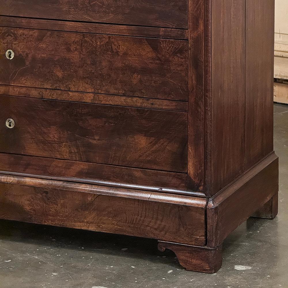 Commode francese del XIX secolo del periodo Louis Philippe in mogano con piano in marmo in vendita 1