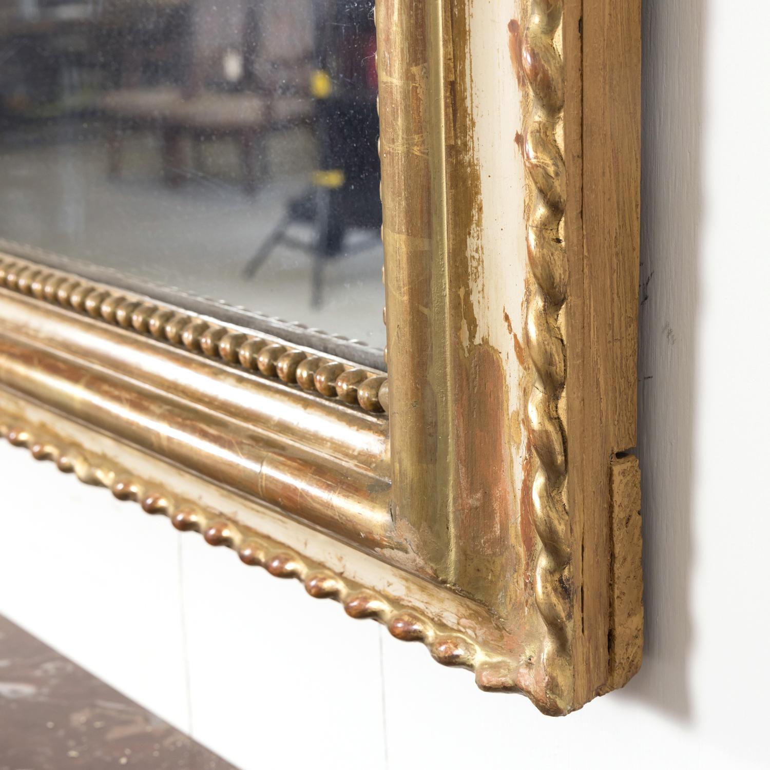Bois doré Miroir d'époque Louis Philippe du 19ème siècle peint et partiellement doré en vente