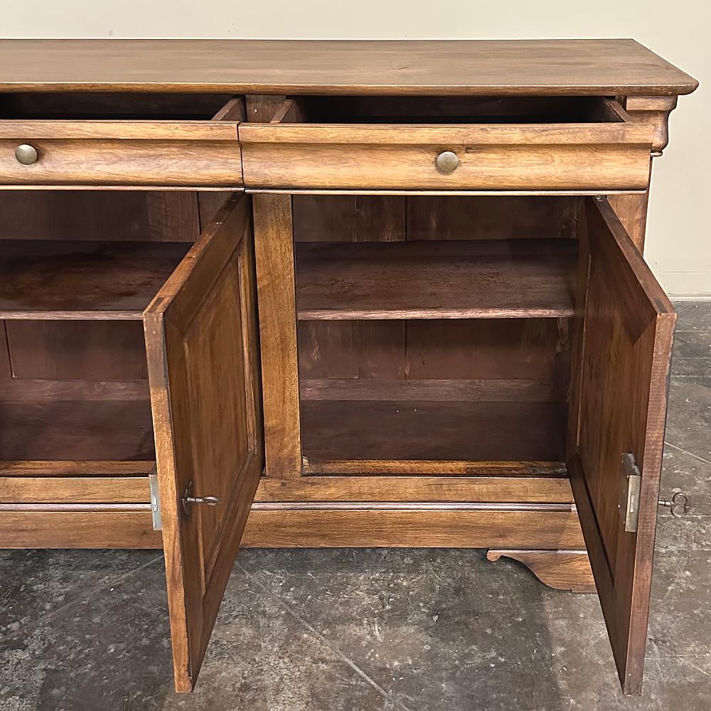19th Century French Louis Philippe Period Walnut Buffet ~ Enfilade ~ Credenza im Angebot 4