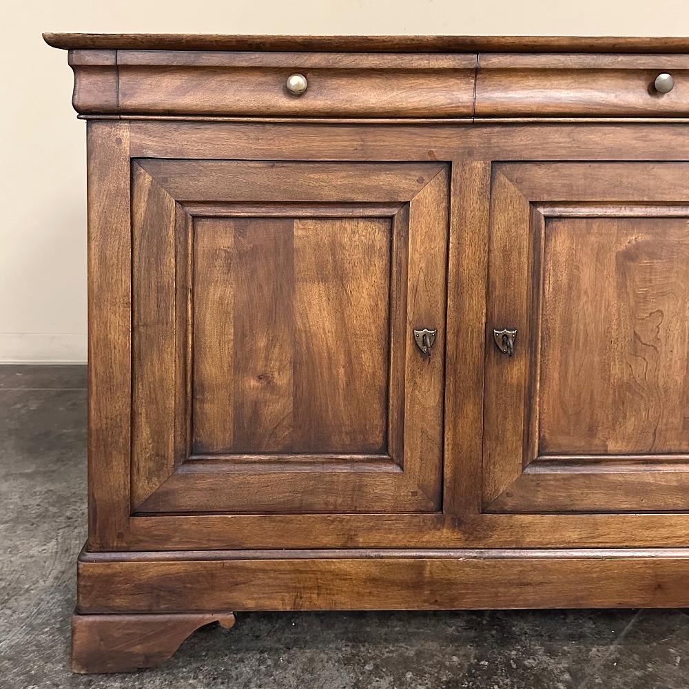 19th Century French Louis Philippe Period Walnut Buffet ~ Enfilade ~ Credenza im Angebot 7