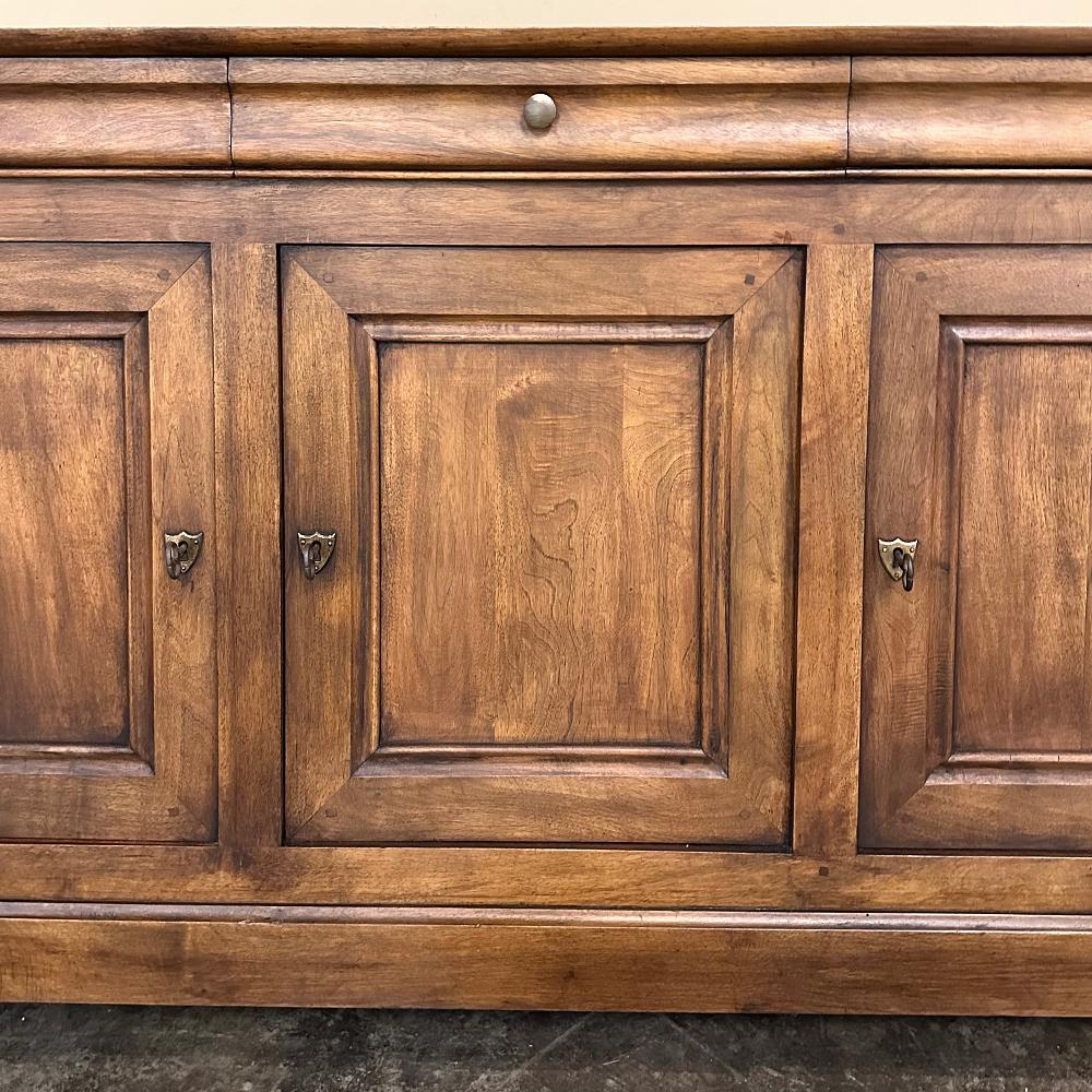 19th Century French Louis Philippe Period Walnut Buffet ~ Enfilade ~ Credenza im Angebot 8