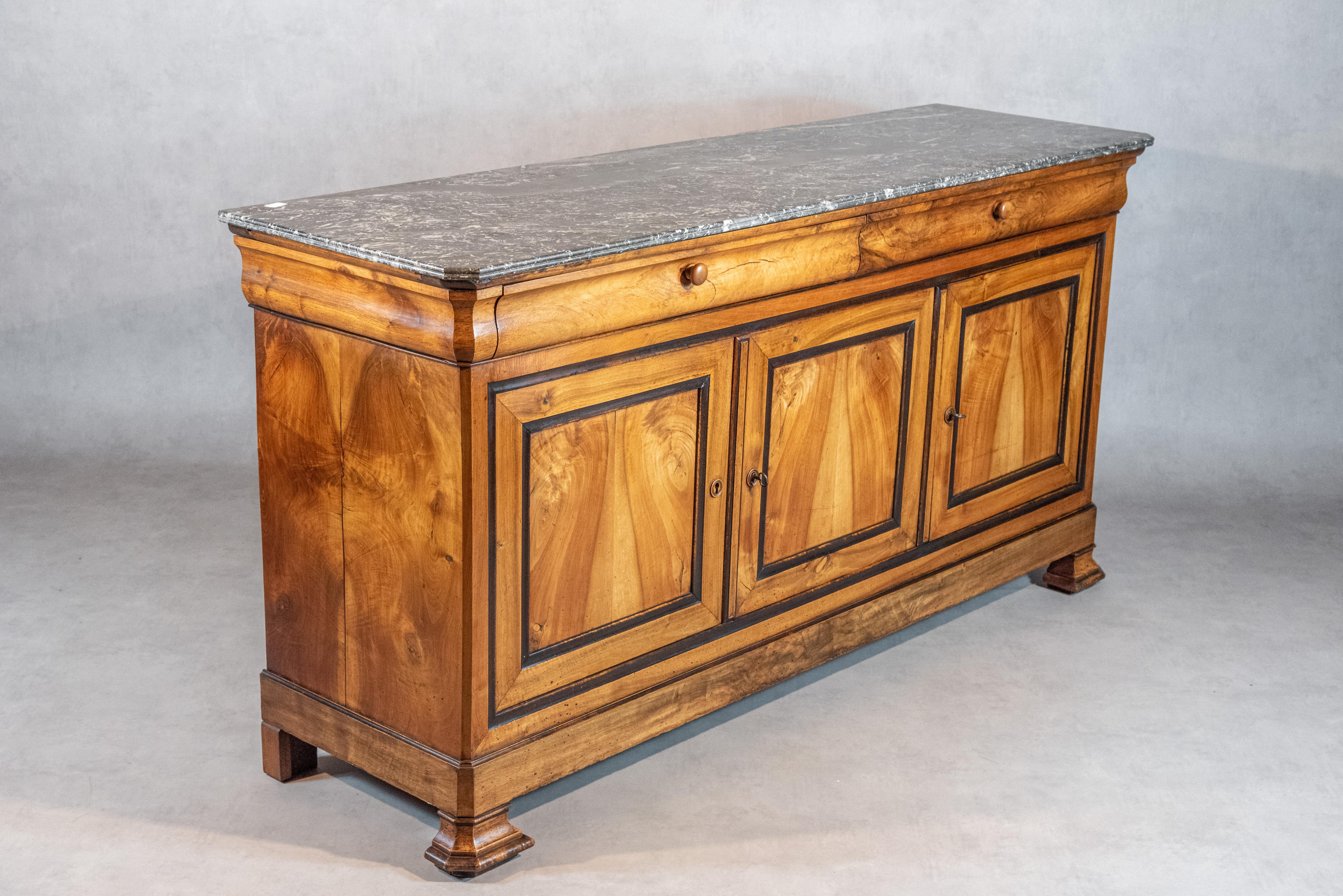 19th Century French Louis Philippe Period Walnut Sideboard In Good Condition In San Antonio, TX