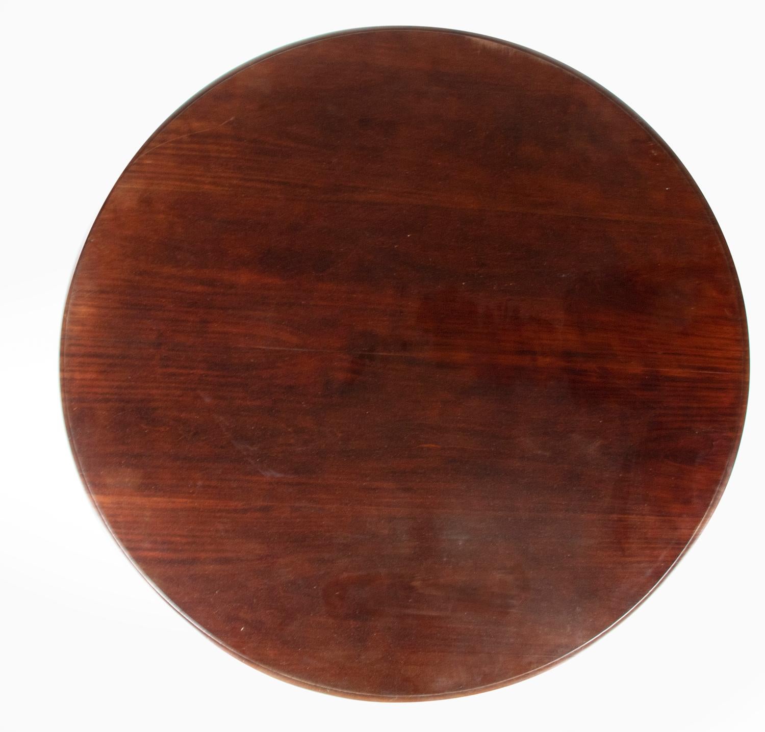 19th Century French Louis Philippe Round Dining Room Table Mahogany Veneered For Sale 5