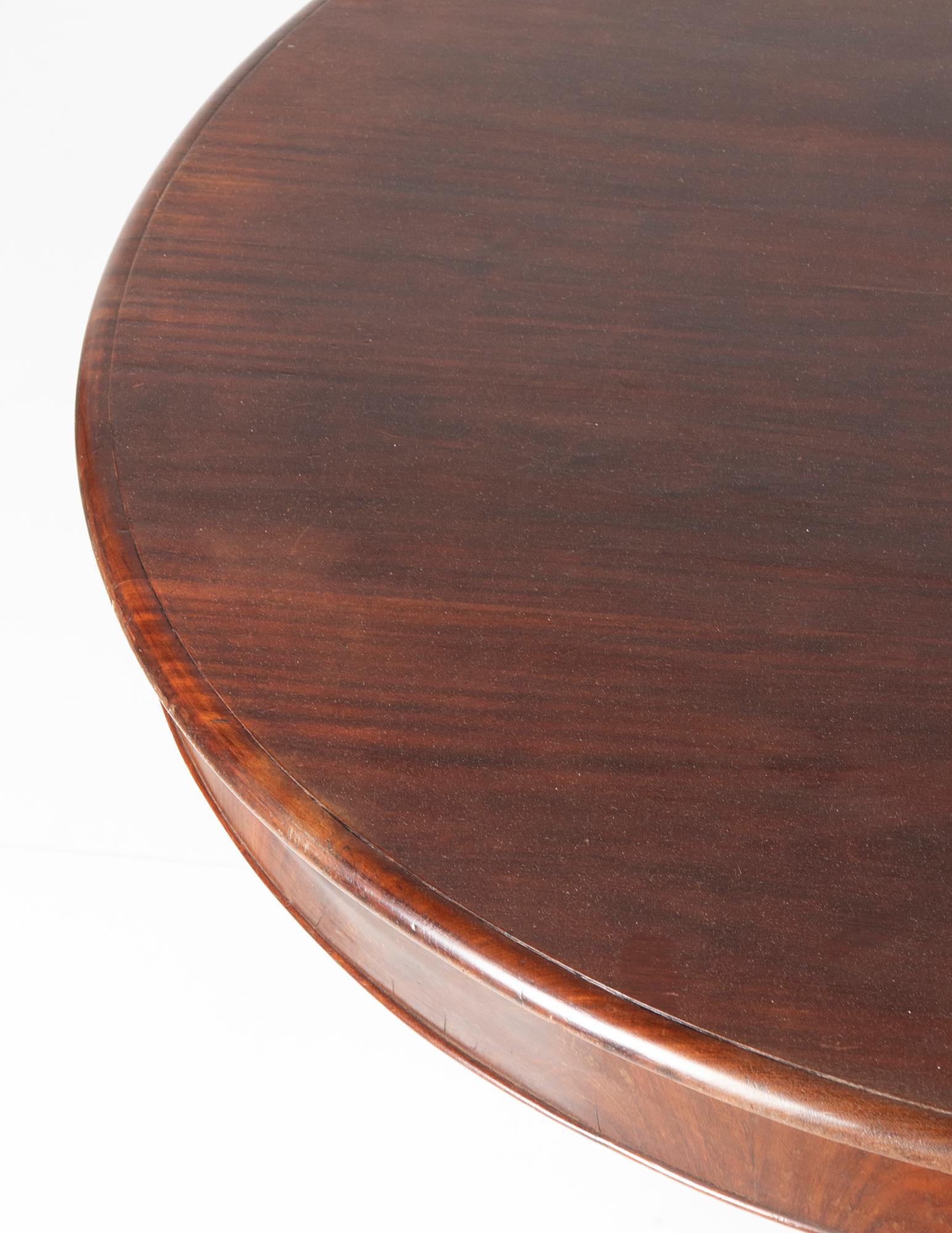 19th Century French Louis Philippe Round Dining Room Table Mahogany Veneered For Sale 3
