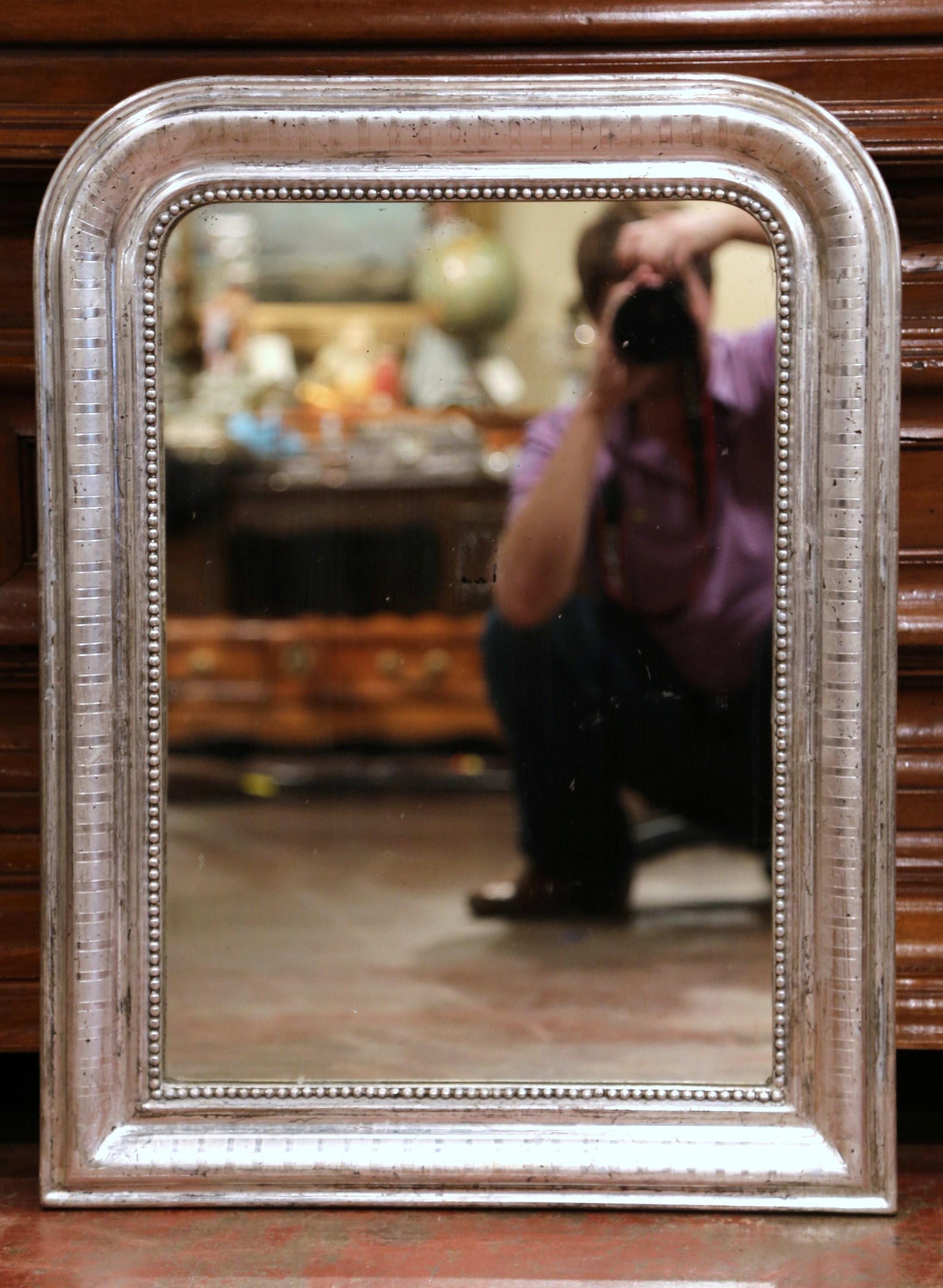 19th Century French Louis Philippe Silver Leaf Mirror with Engraved Stripe Decor In Excellent Condition In Dallas, TX