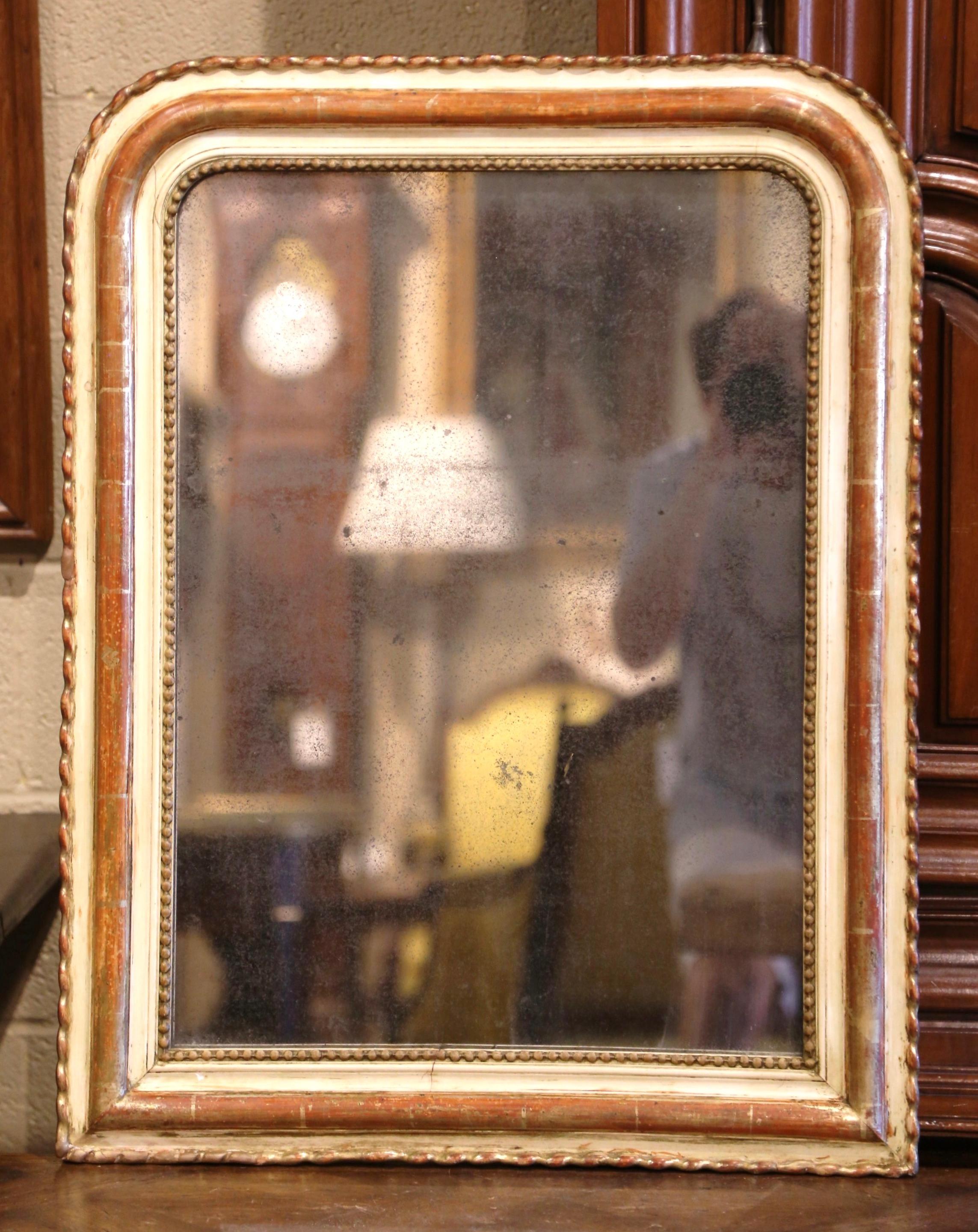 Peint à la main Miroir mural Louis Philippe du 19e siècle en deux tons de rouge et de gesso et doré en vente