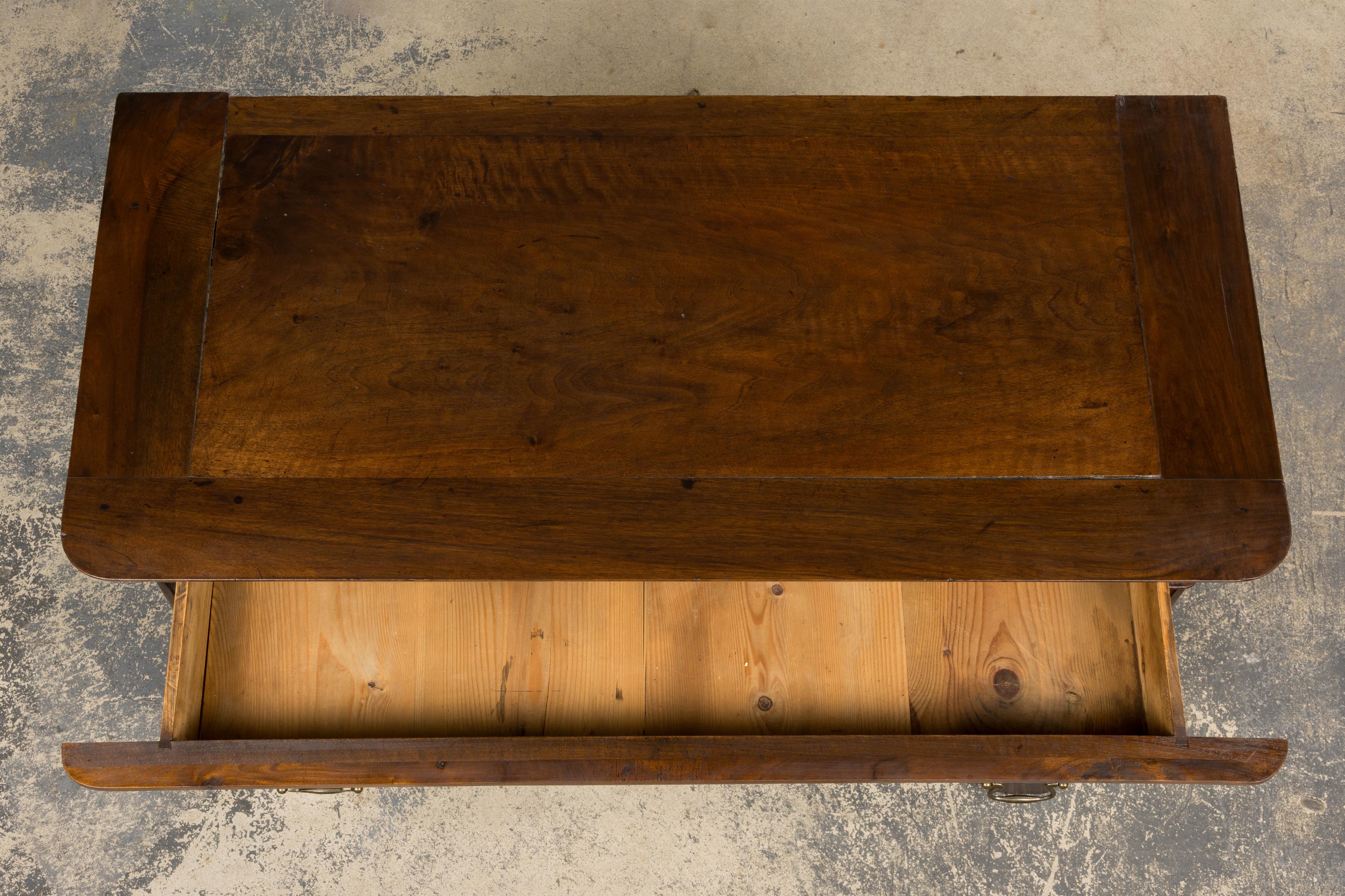 19th Century French Louis Philippe Walnut Chest of Drawers In Good Condition For Sale In Astoria, NY