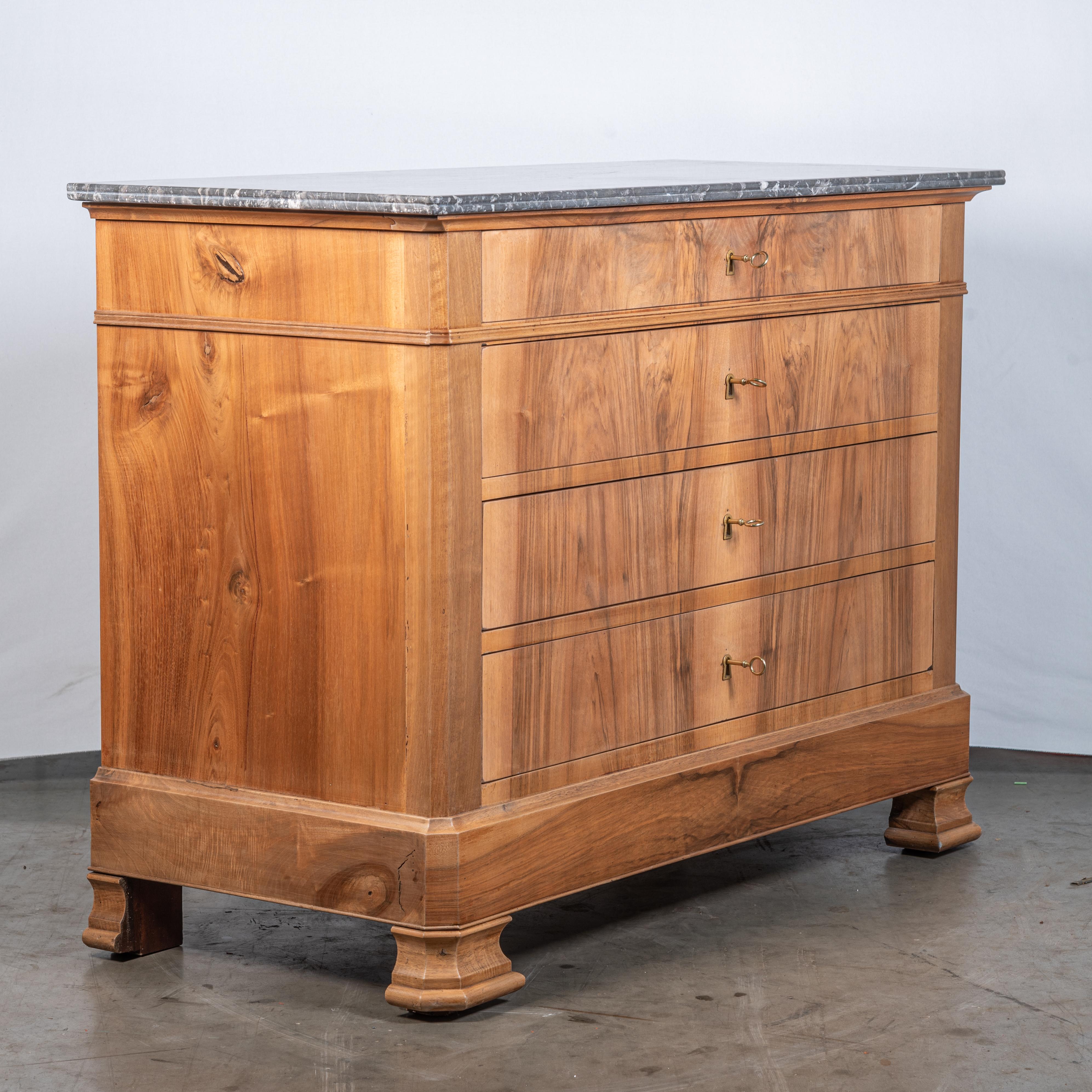 Veneer 19th Century French Louis Philippe Walnut Commode For Sale