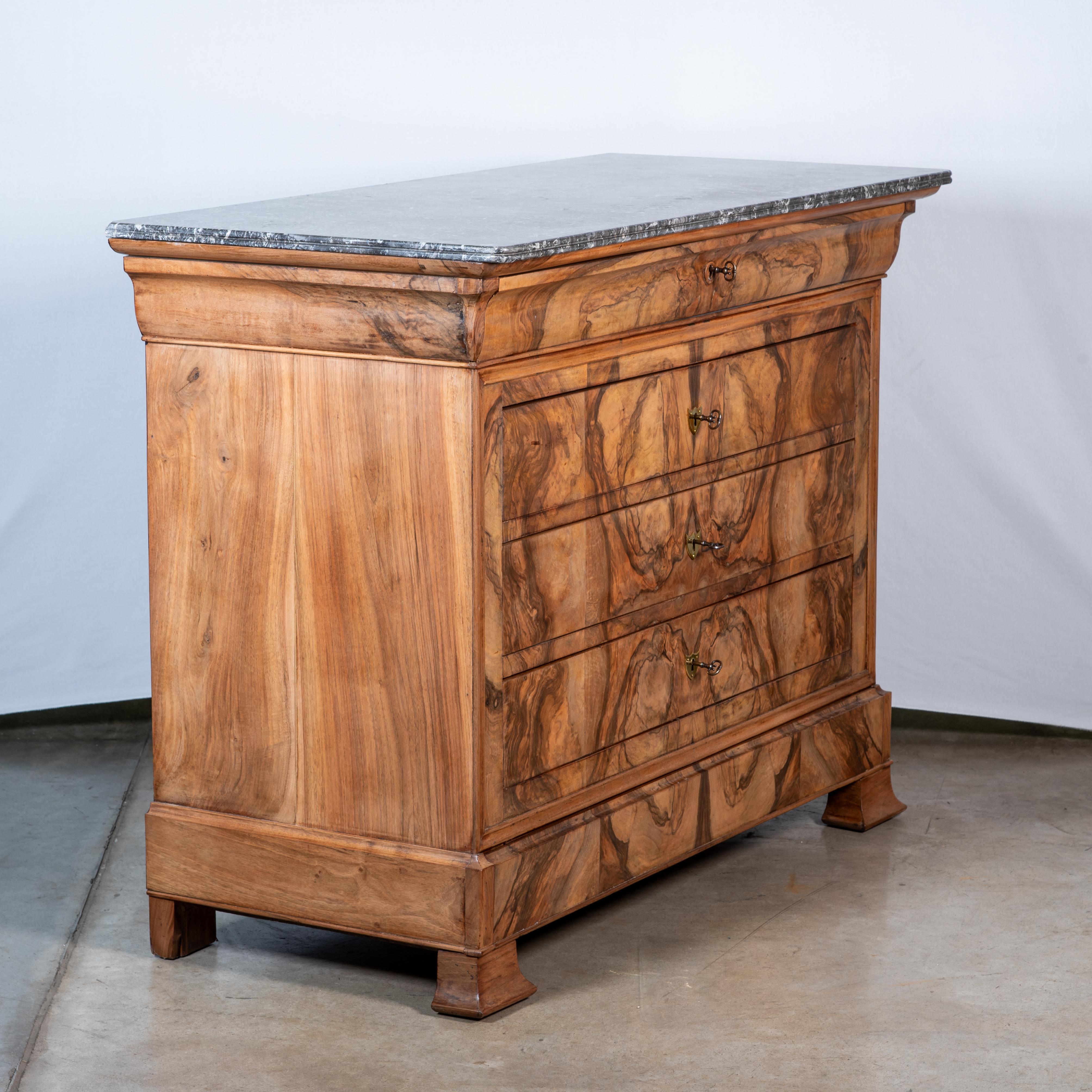 19th Century French Louis Philippe Walnut Veneer Commode For Sale 1