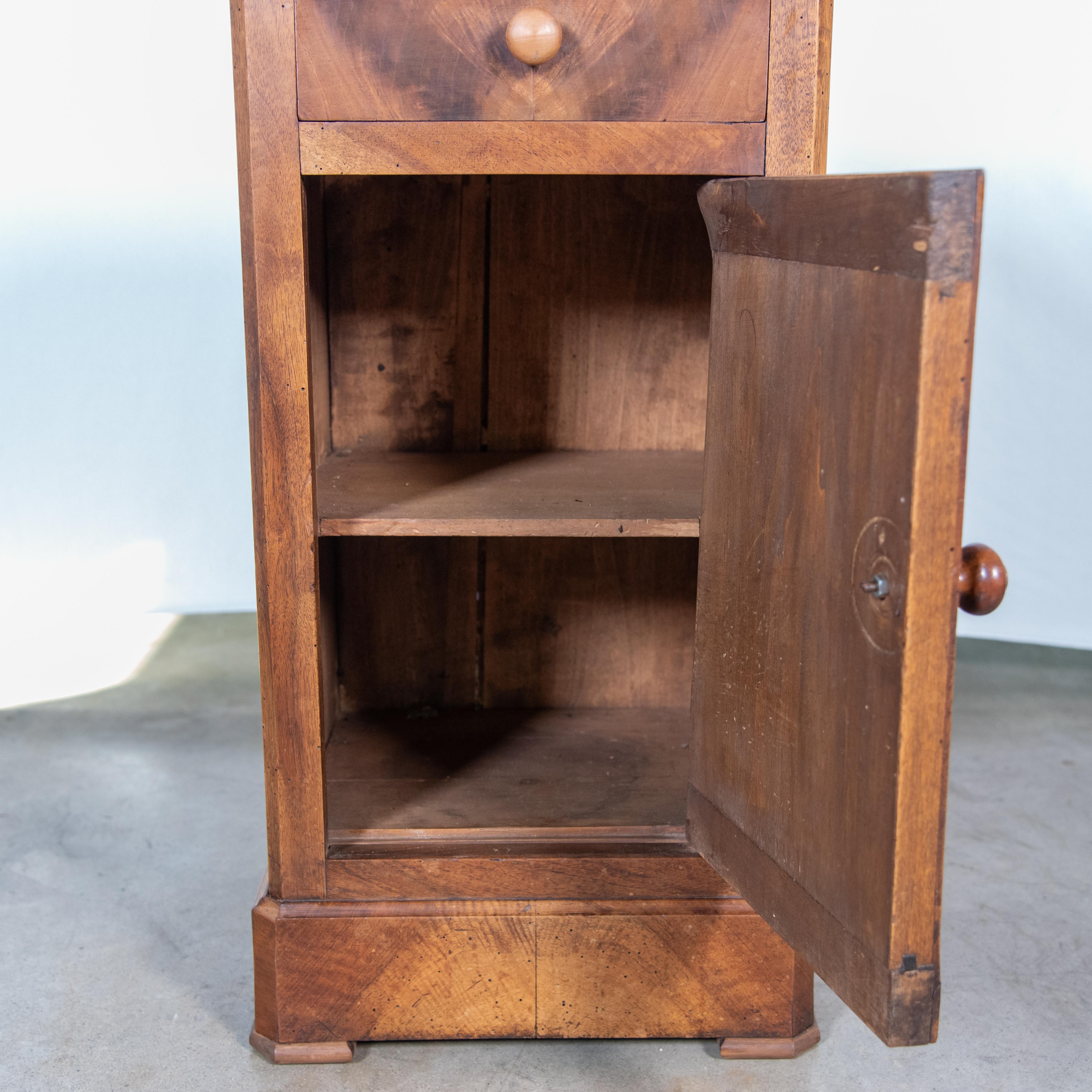 19th Century French Louis Philippe Walnut Veneer Nightstand For Sale 5