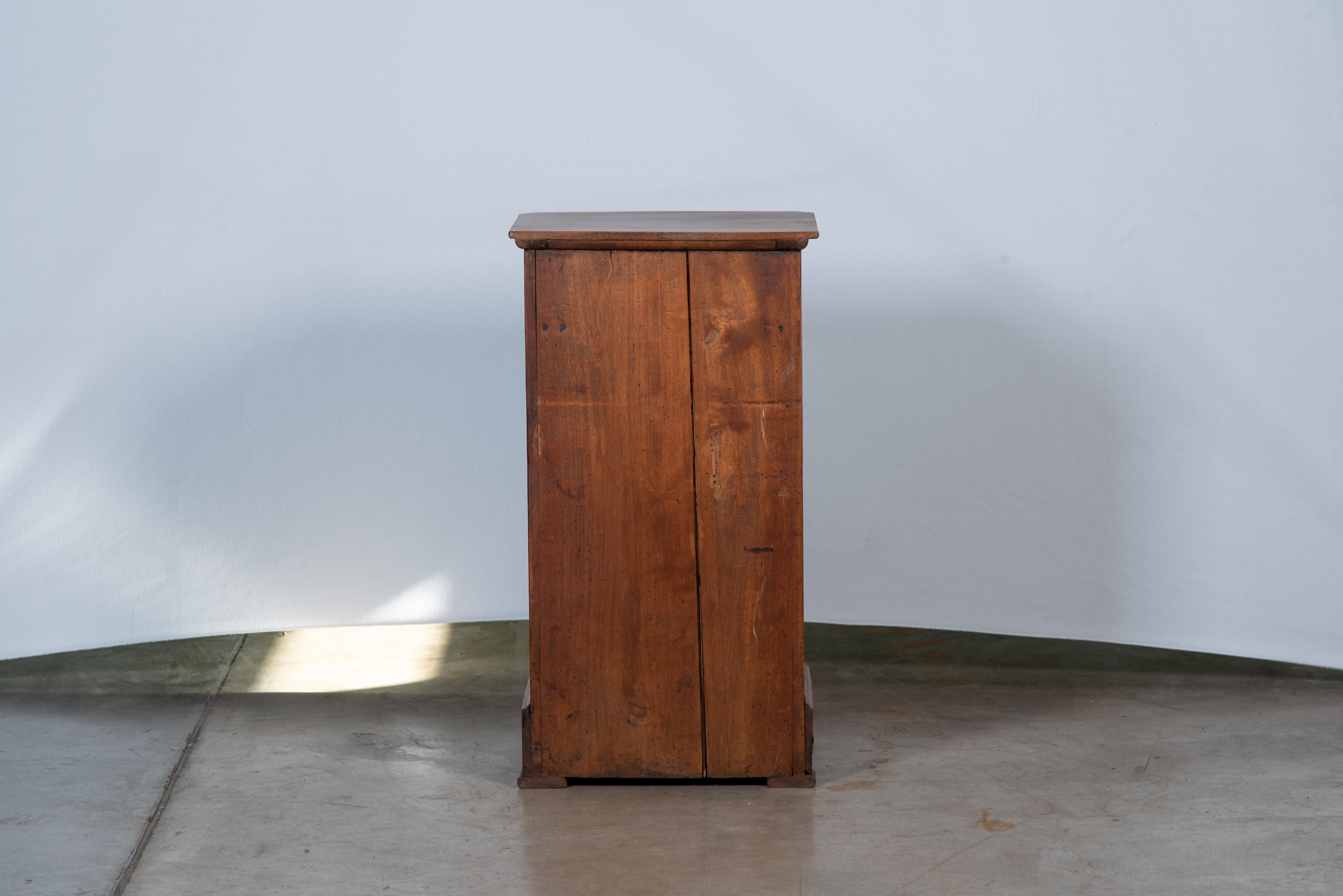 19th Century French Louis Philippe Walnut Veneer Nightstand For Sale 6