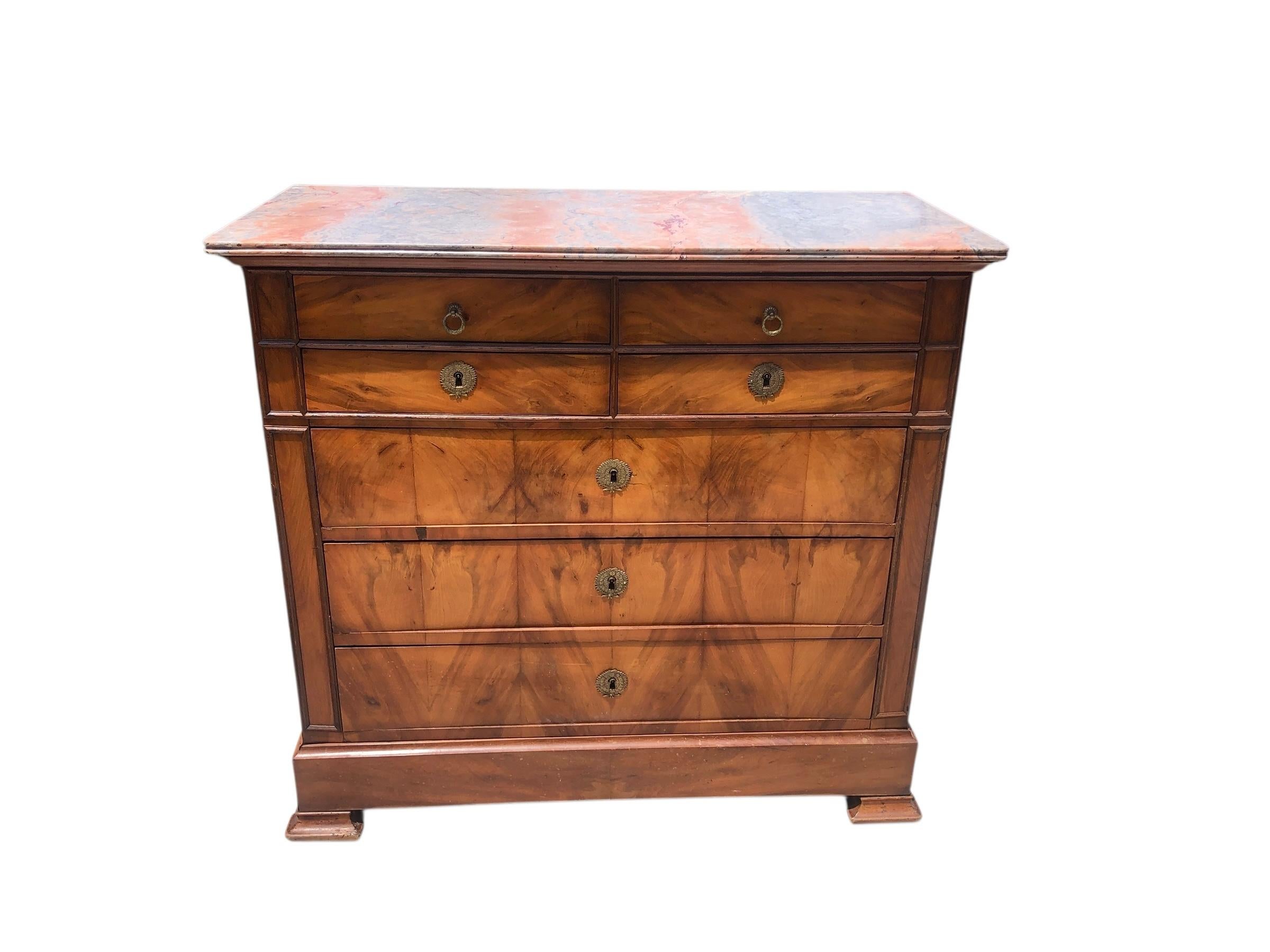 Commode Louis Phillipe du 19ème siècle avec dessus en marbre et cerisier en vente 5