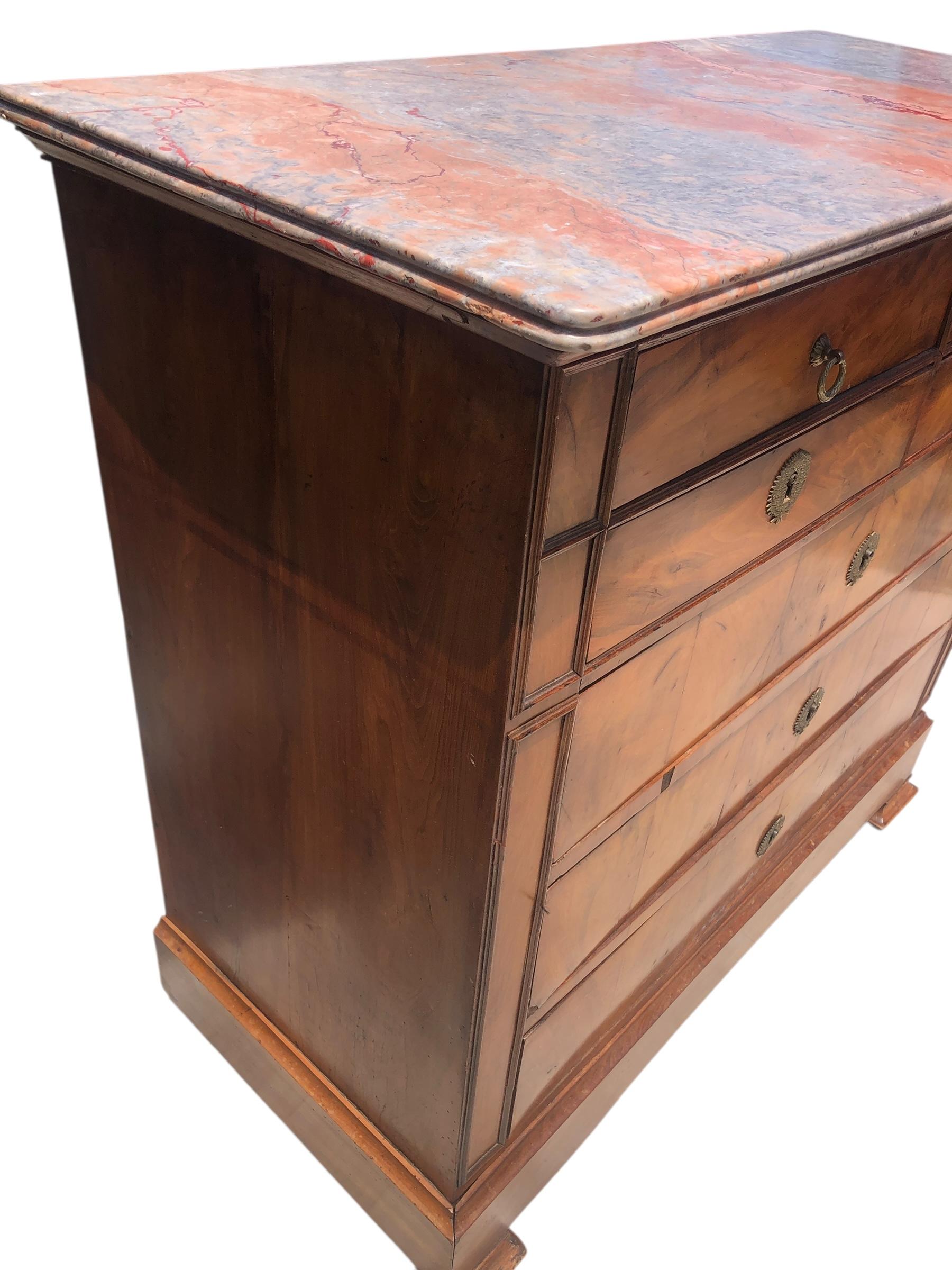 XIXe siècle Commode Louis Phillipe du 19ème siècle avec dessus en marbre et cerisier en vente