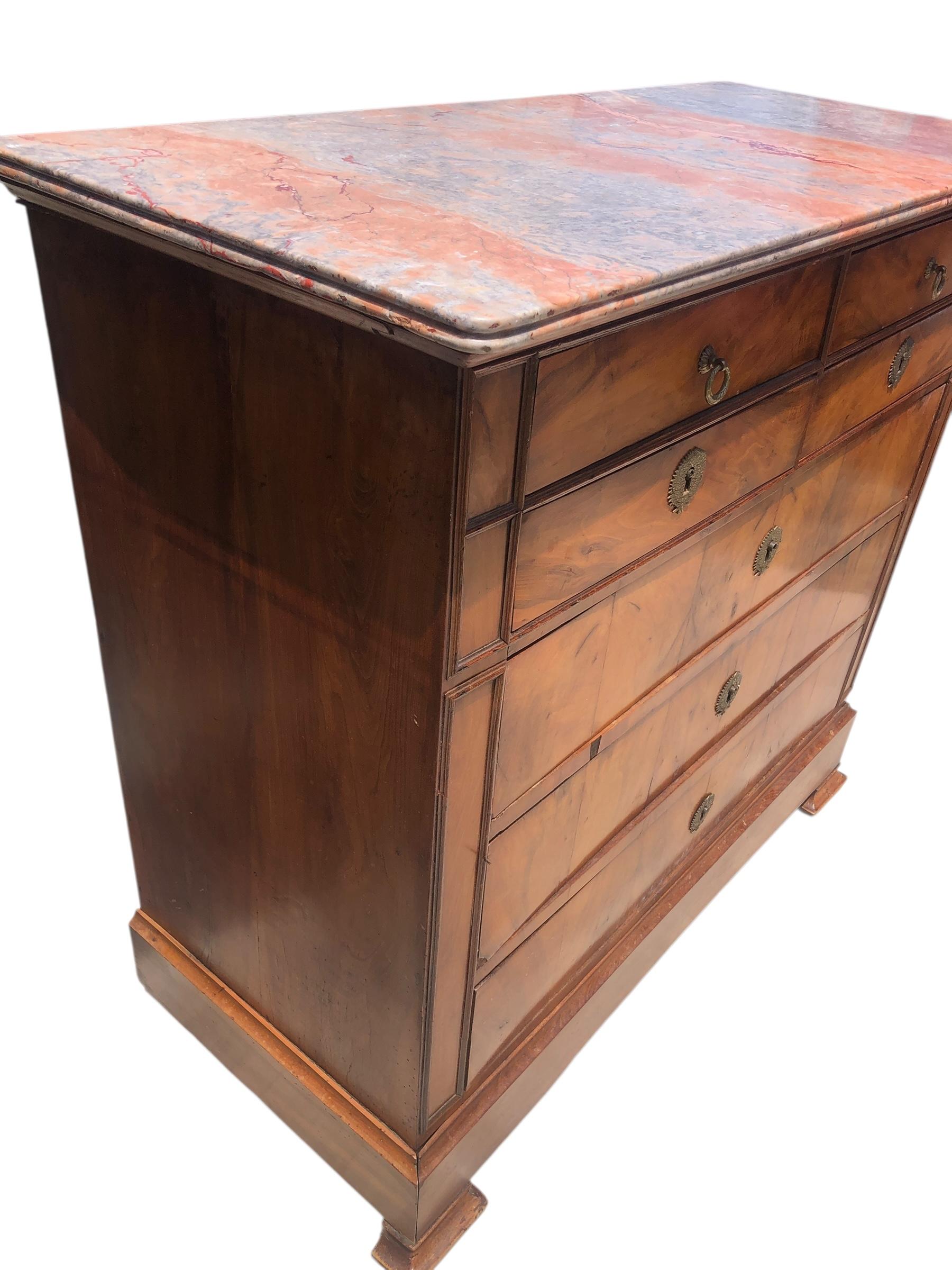 Marbre Commode Louis Phillipe du 19ème siècle avec dessus en marbre et cerisier en vente