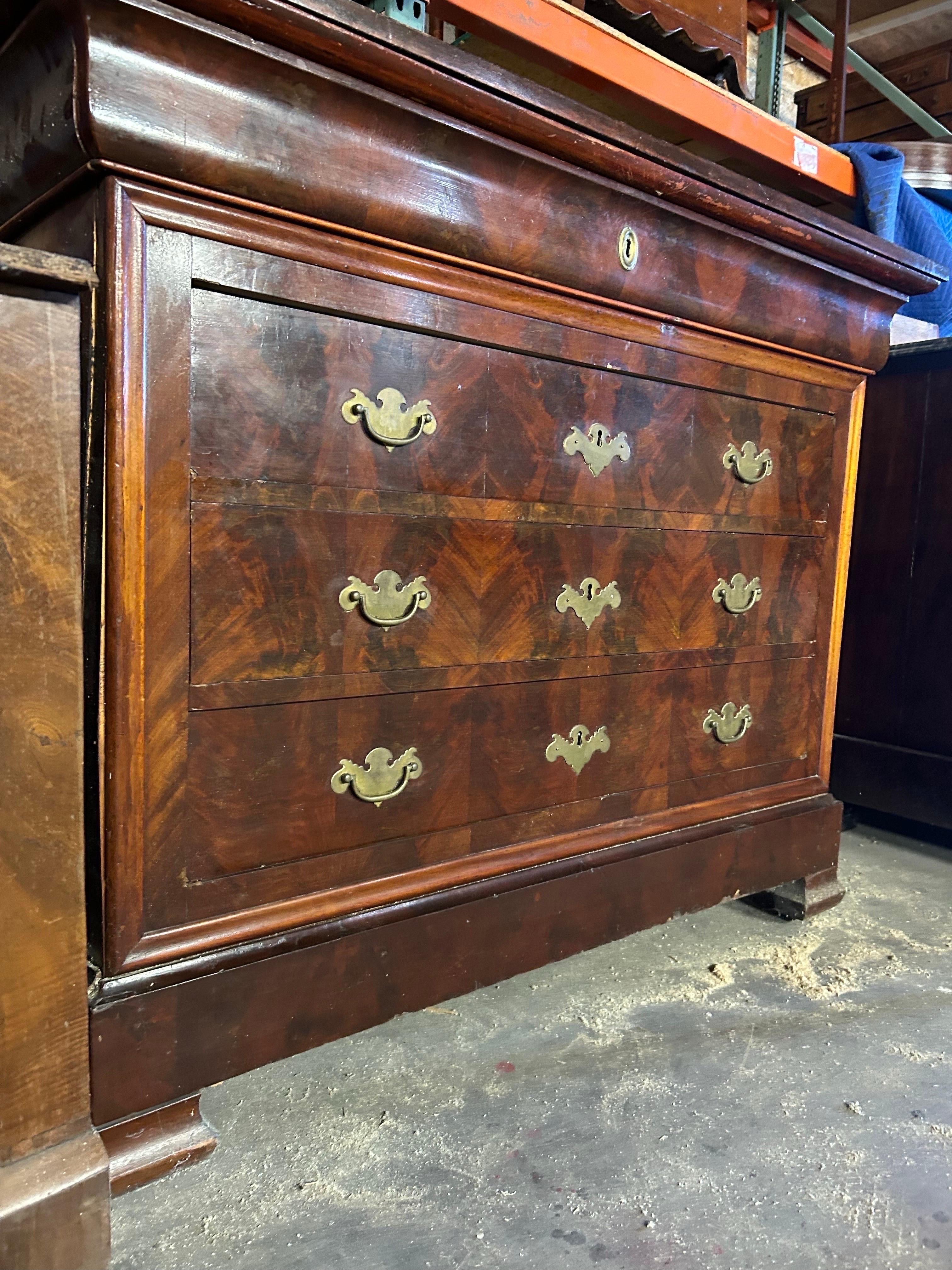 Francese Cassapanca francese Louis Phillips del XIX secolo con libro abbinato in mogano in vendita