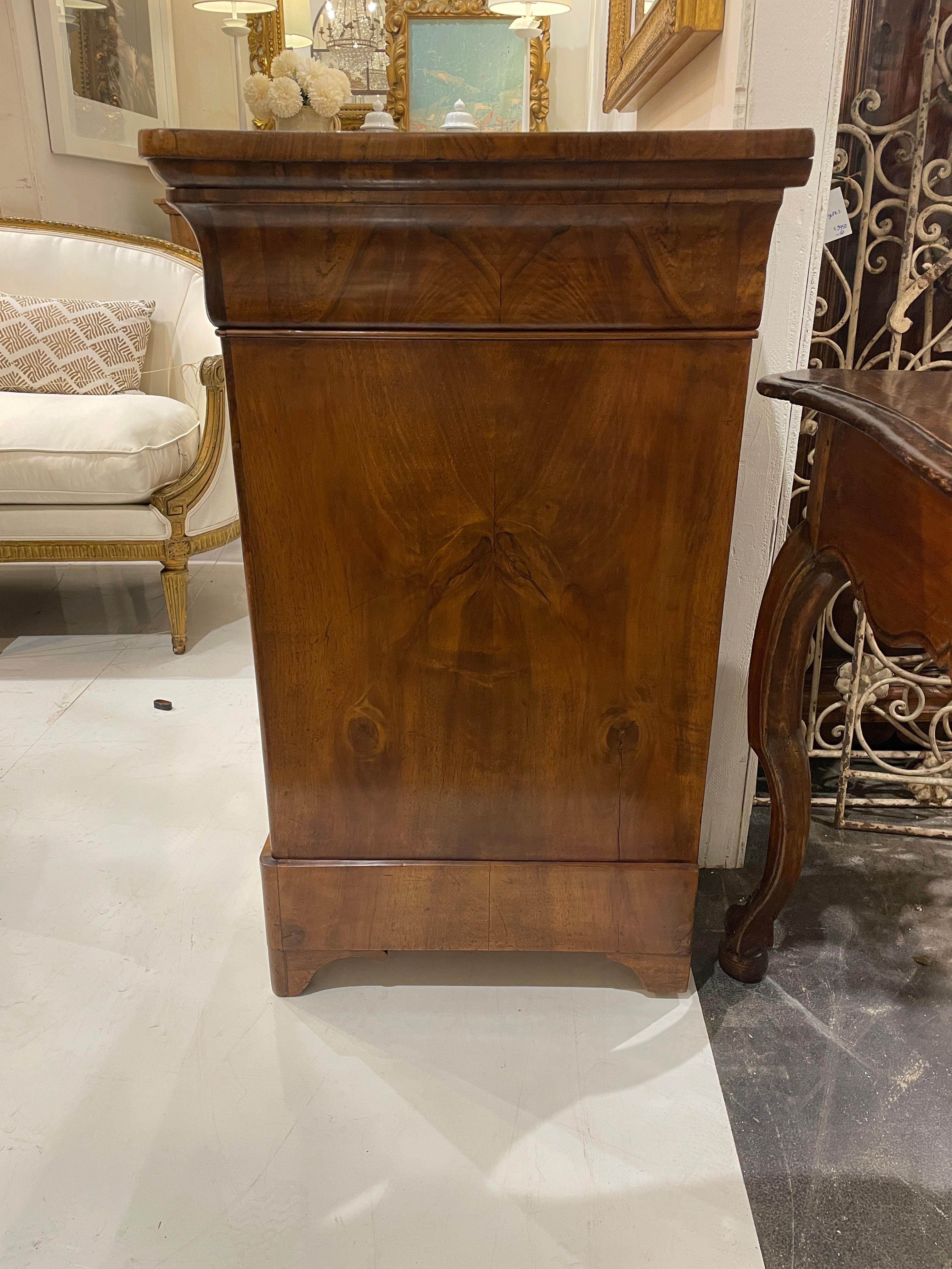 19th Century French Louis Philippe Commode For Sale 1