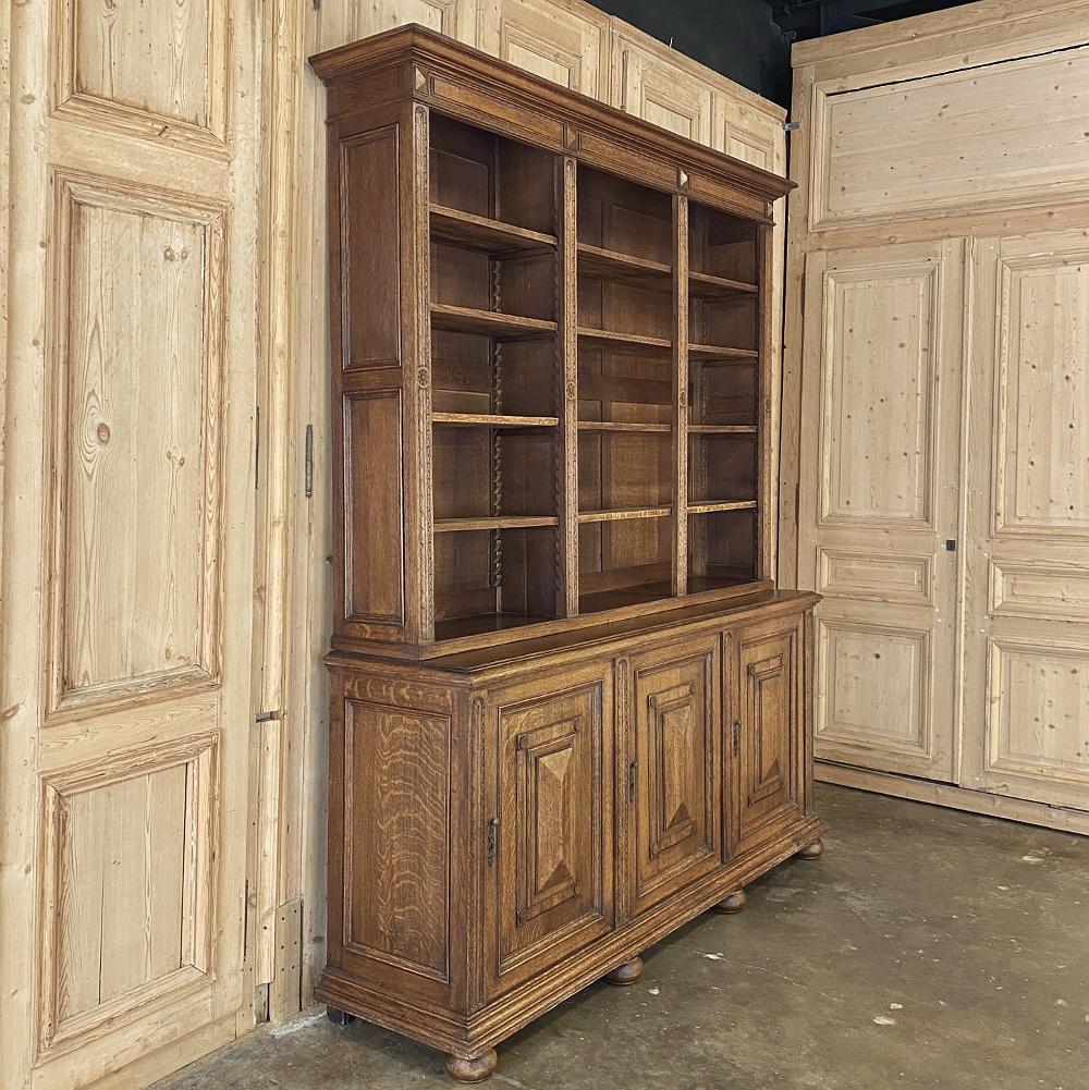 19th Century French Louis XIII Bookcase In Good Condition In Dallas, TX