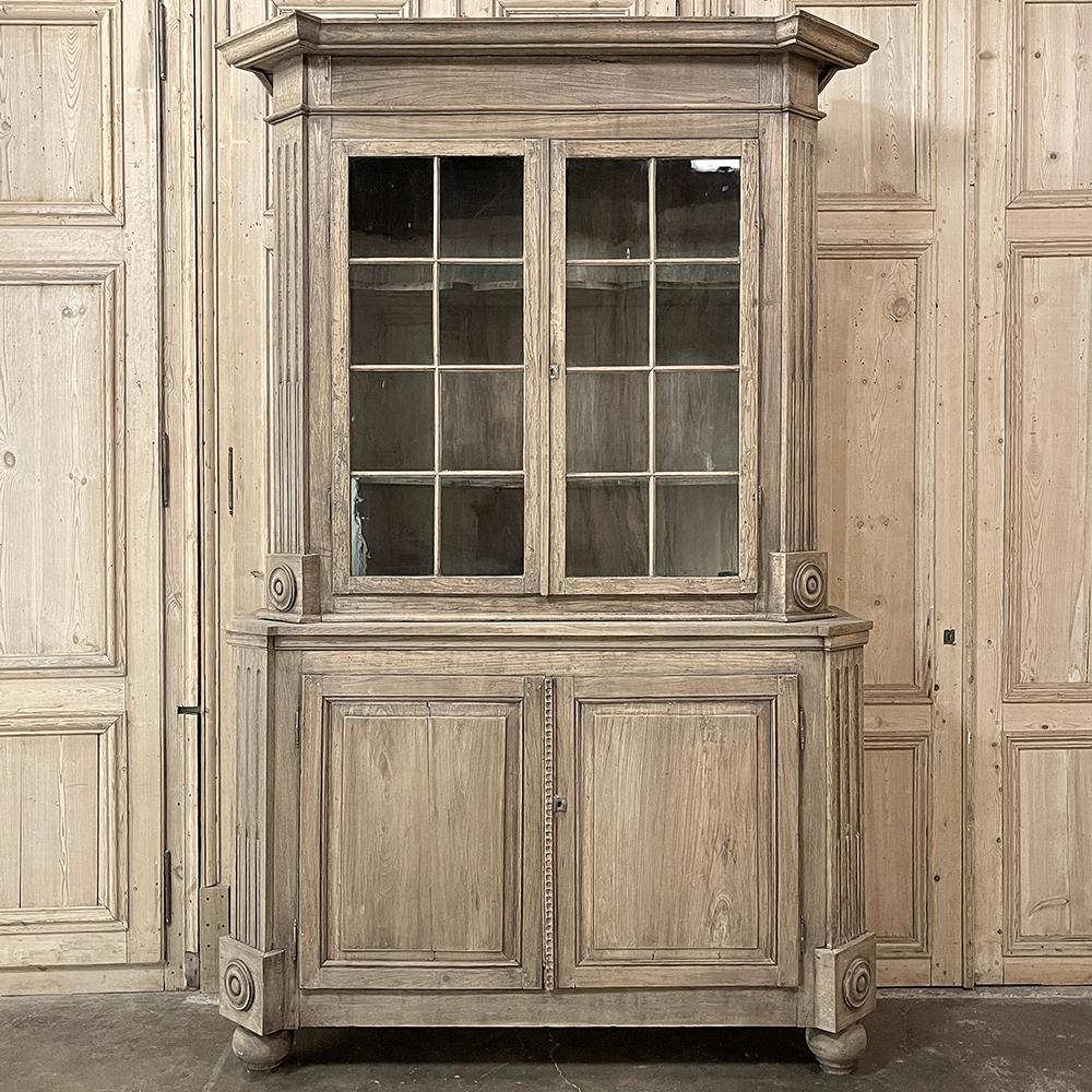 19th Century French Louis XIII Bookcase in Stripped Oak In Good Condition For Sale In Dallas, TX