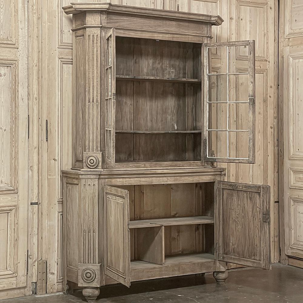 19th Century French Louis XIII Bookcase in Stripped Oak For Sale 1