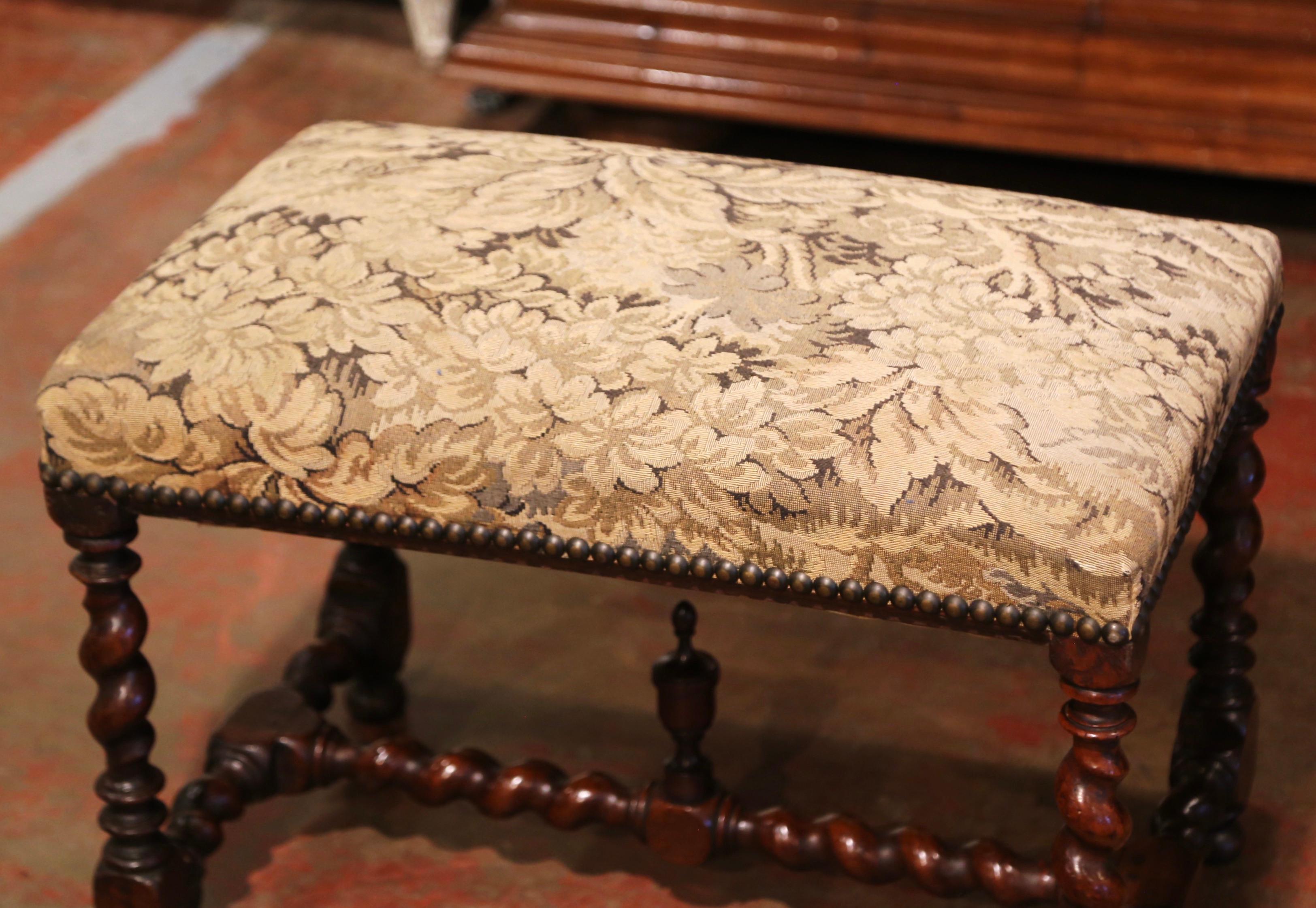 19th Century French Louis XIII Carved Barley Twist Walnut Bench with Needlepoint In Excellent Condition In Dallas, TX
