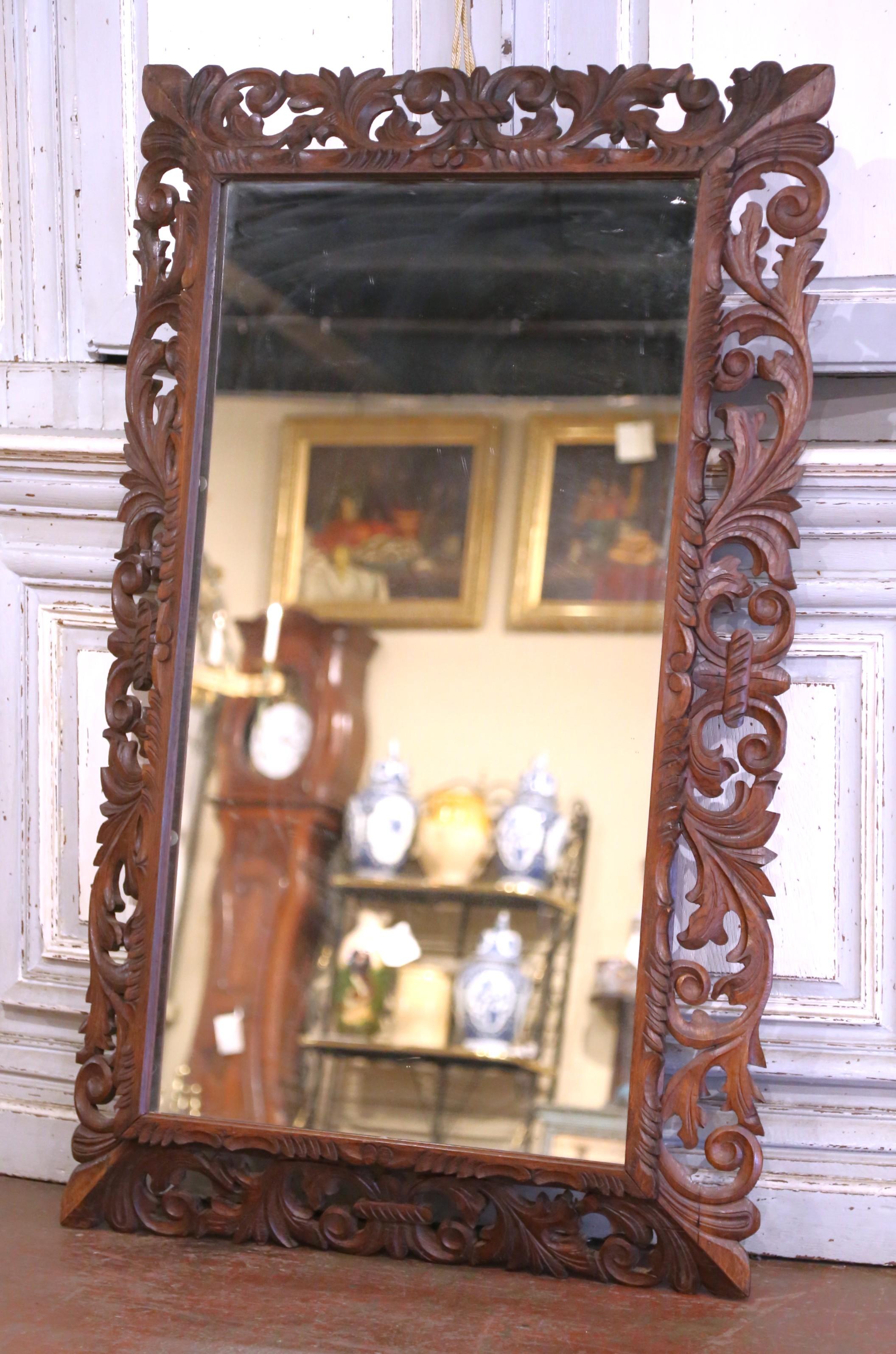 Miroir mural en verre en chêne sculpté Louis XIII du XIXe siècle Excellent état - En vente à Dallas, TX