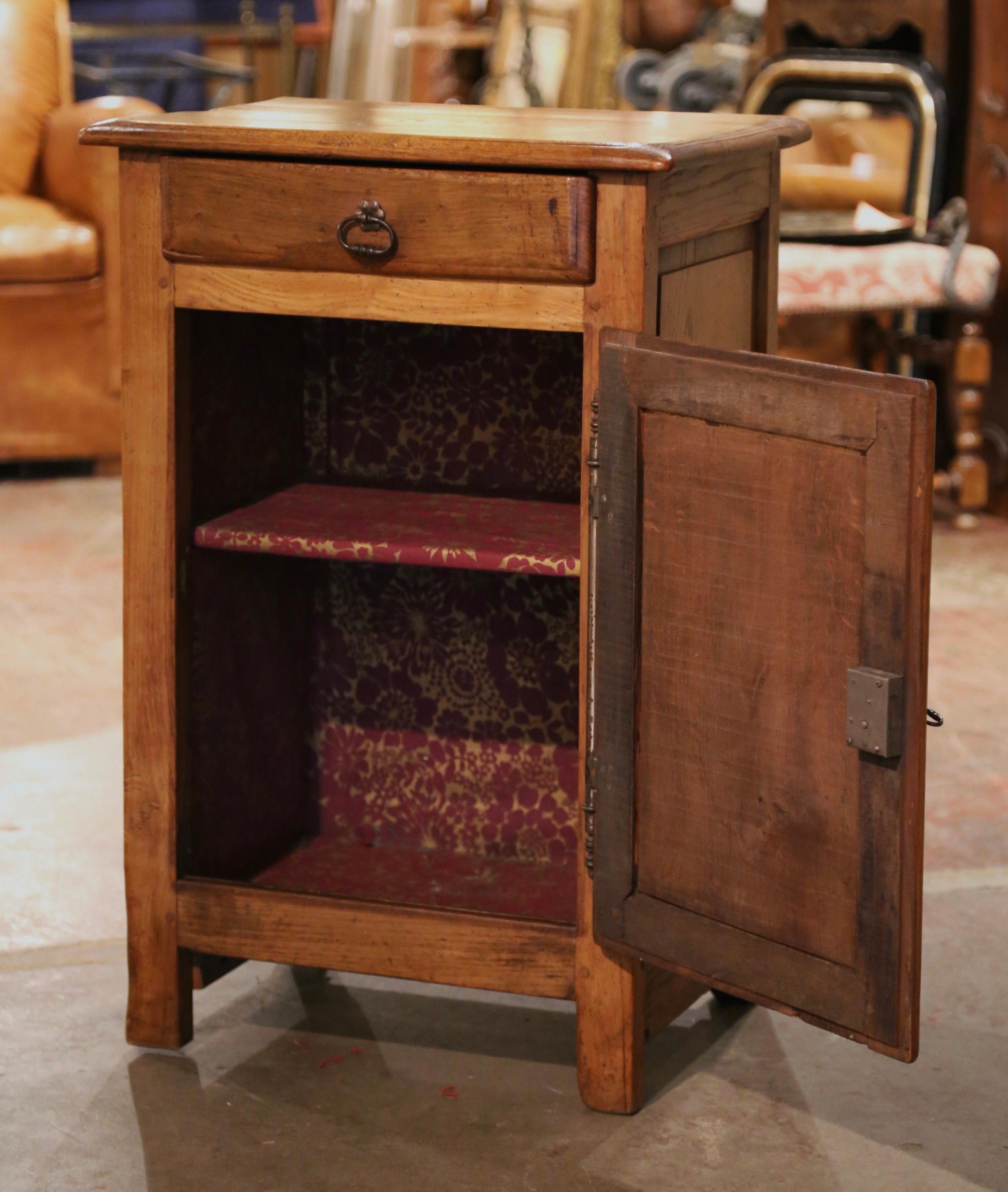 19th Century French Louis XIII Carved Oak Jelly Cabinet from Normandy In Excellent Condition In Dallas, TX