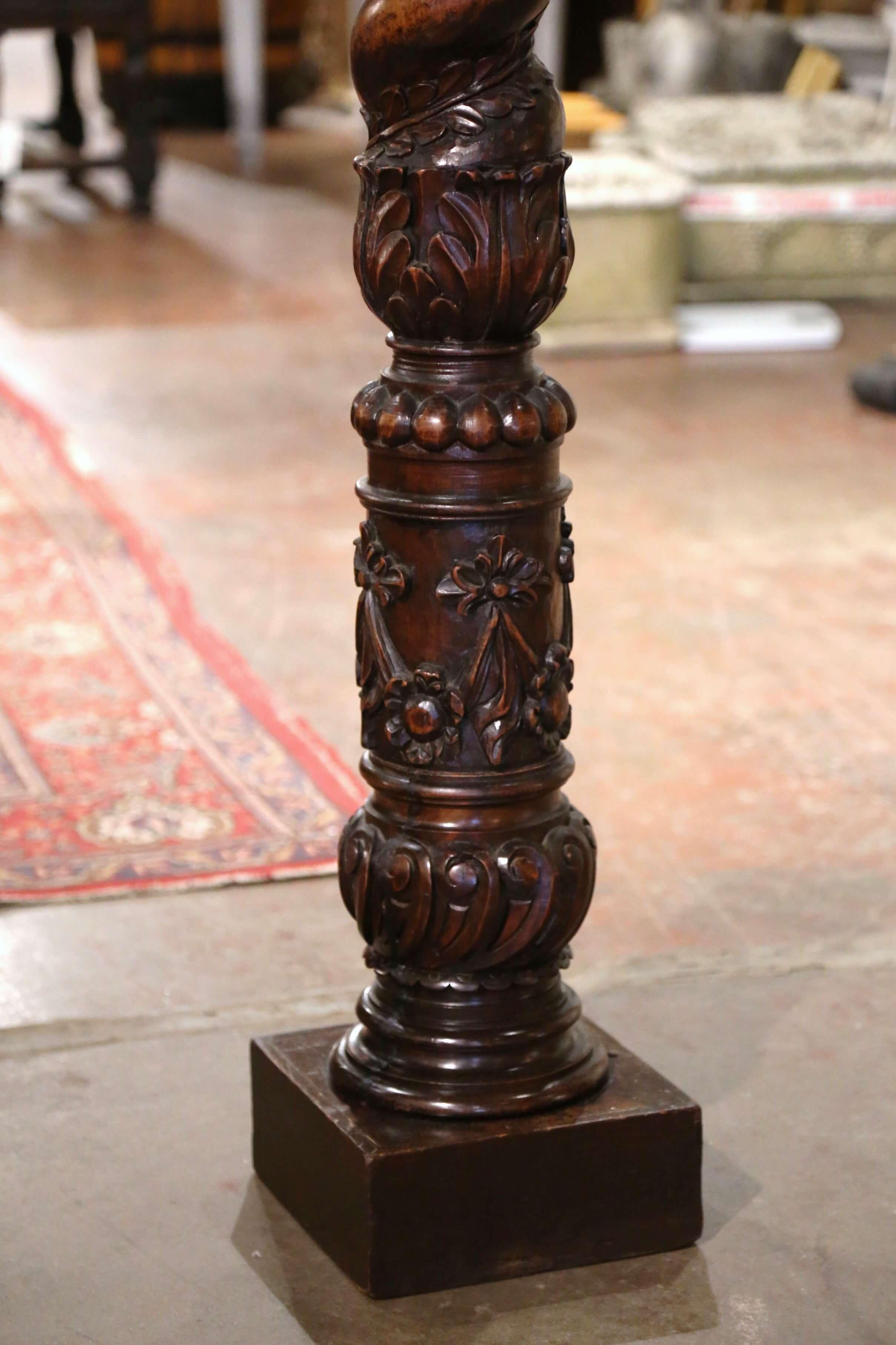 19th Century French Louis XIII Hand Carved Walnut Pedestal Column from Burgundy In Excellent Condition For Sale In Dallas, TX