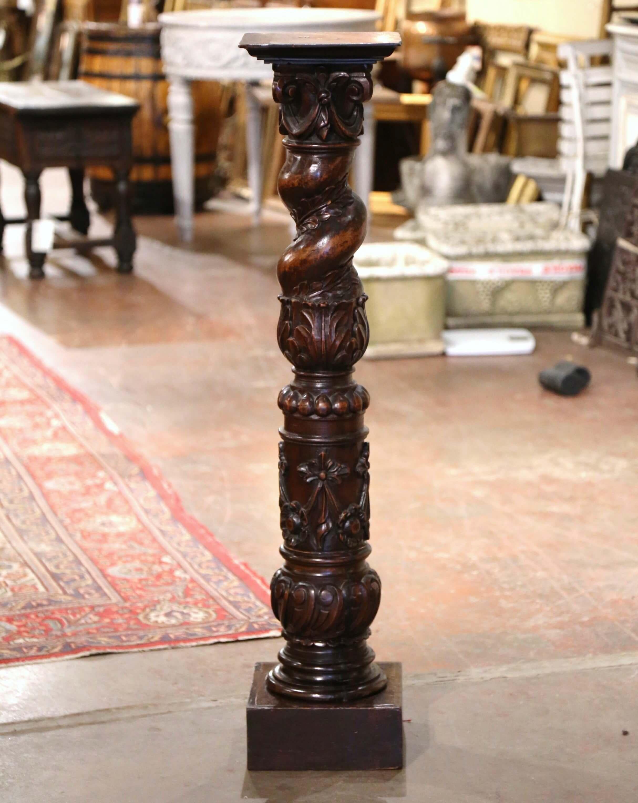 19th Century French Louis XIII Hand Carved Walnut Pedestal Column from Burgundy For Sale 2