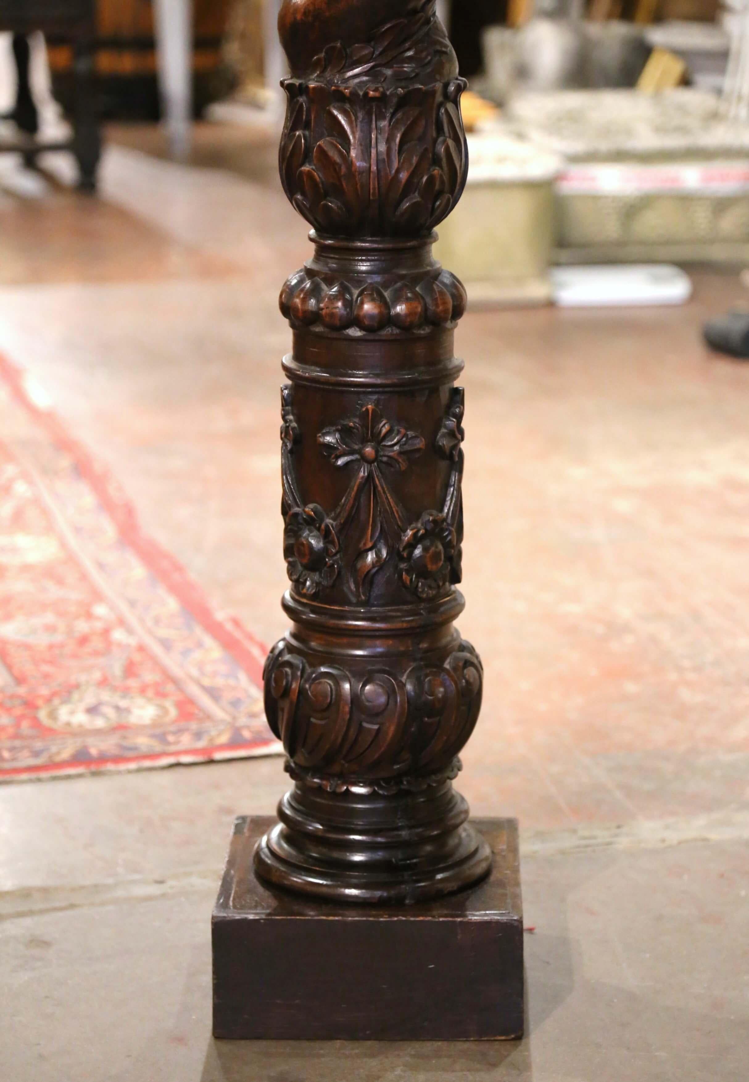 19th Century French Louis XIII Hand Carved Walnut Pedestal Column from Burgundy For Sale 3