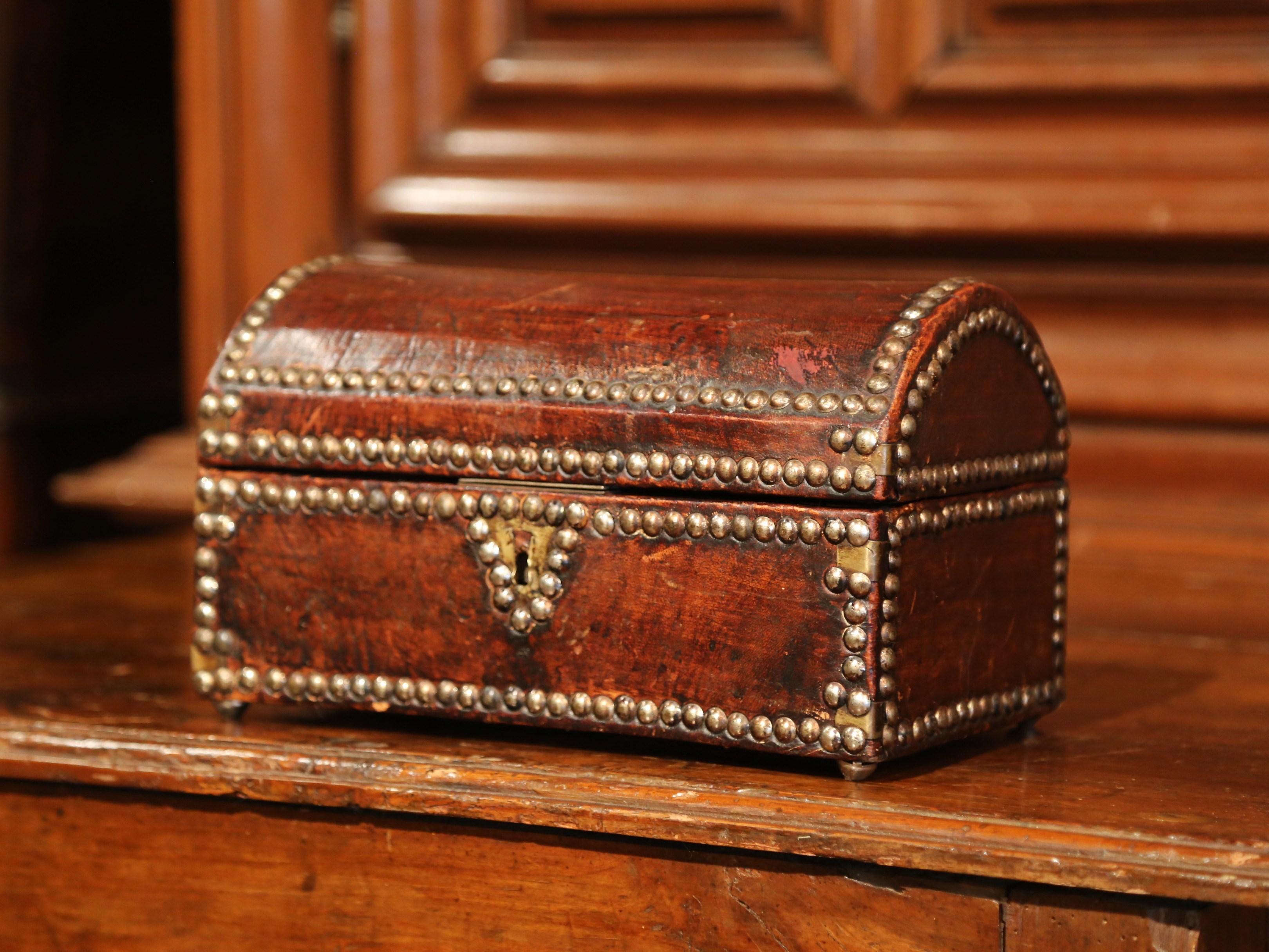 19th Century French Louis XIII Leather Trunk Box with Decorative Brass Nails 5