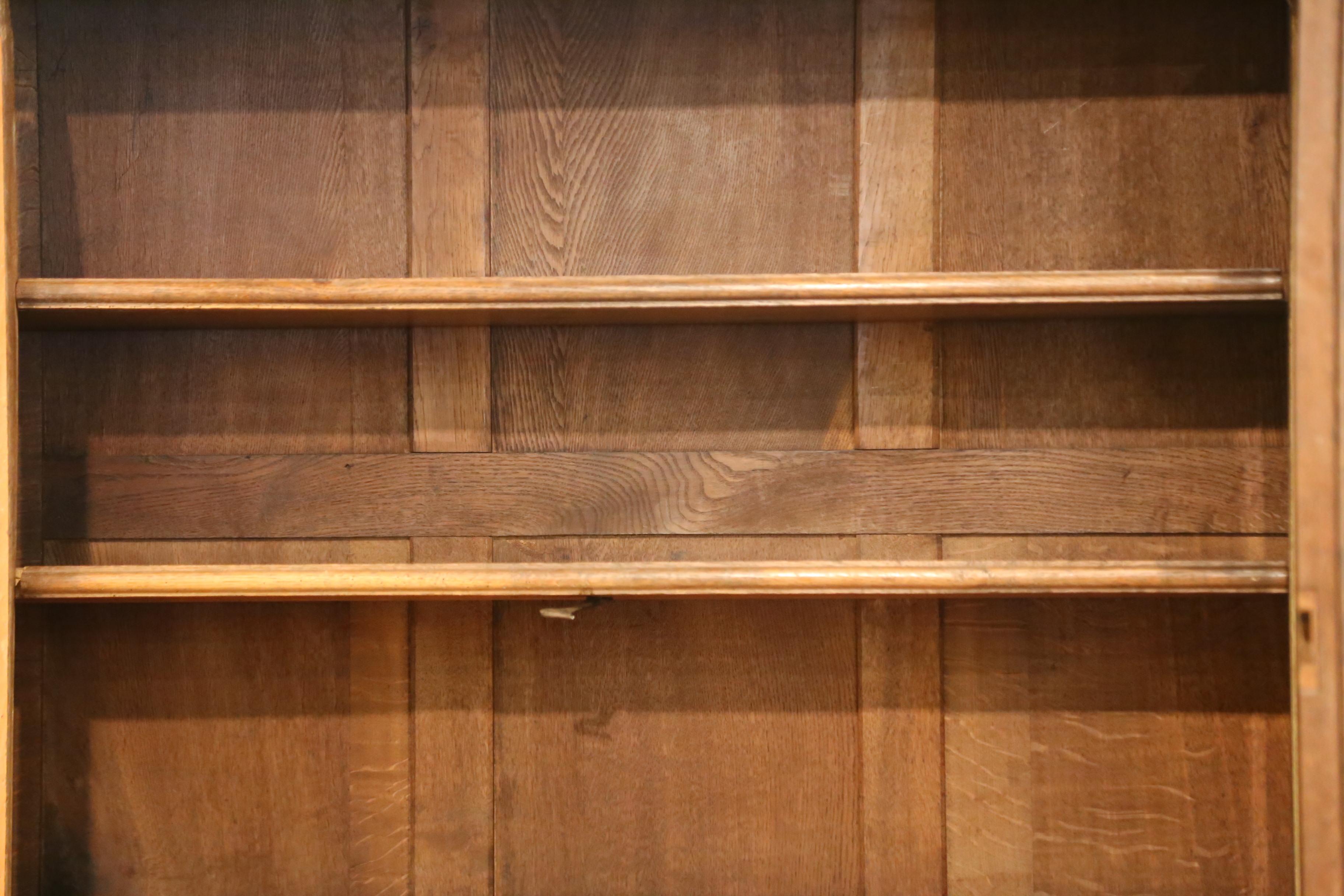 19th Century French Louis XIII Style Carved Oak Hunt Bookcase Gun Cabinet For Sale 5