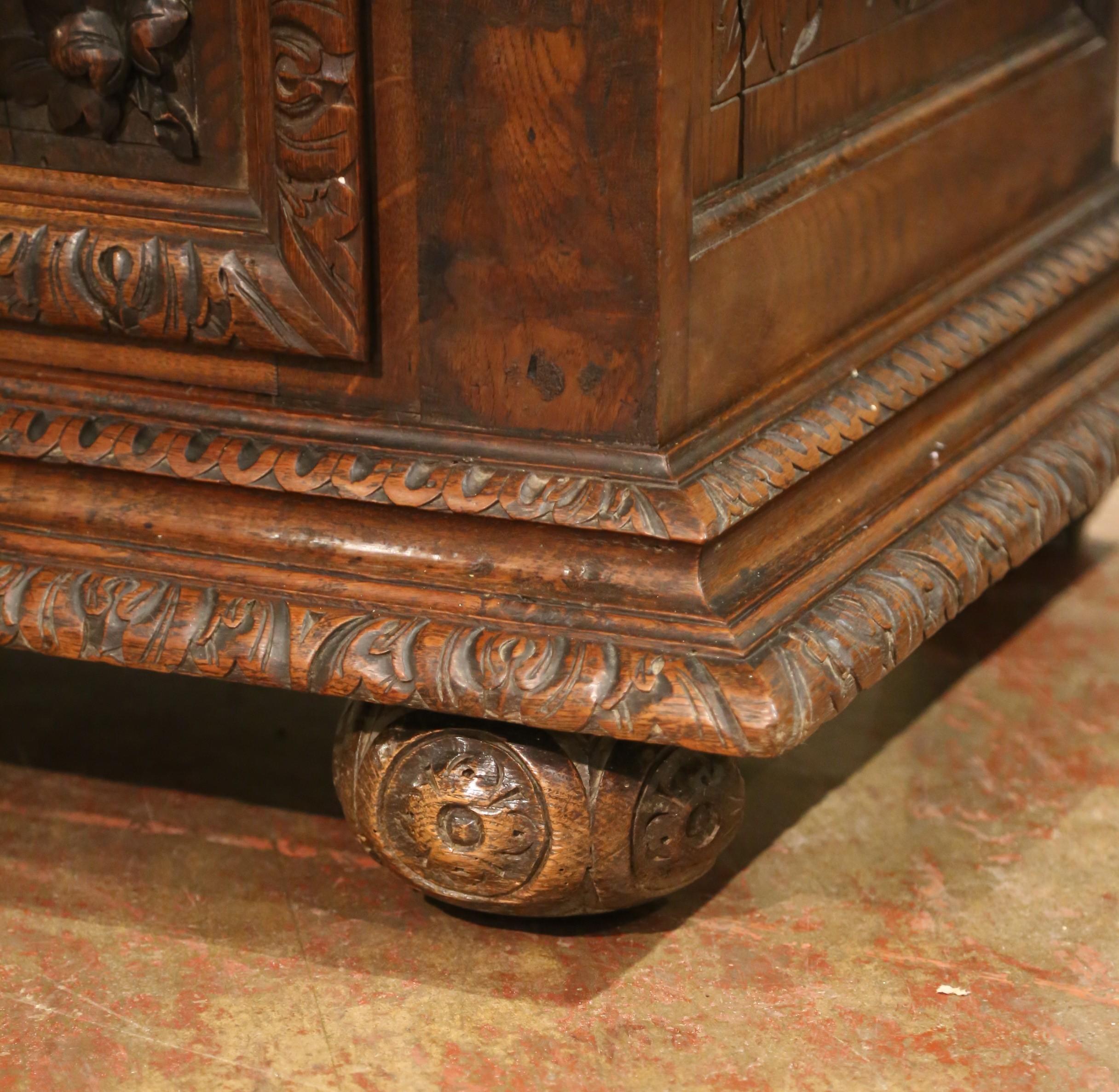 19th Century French Louis XIII Style Carved Oak Hunt Bookcase Gun Cabinet For Sale 12