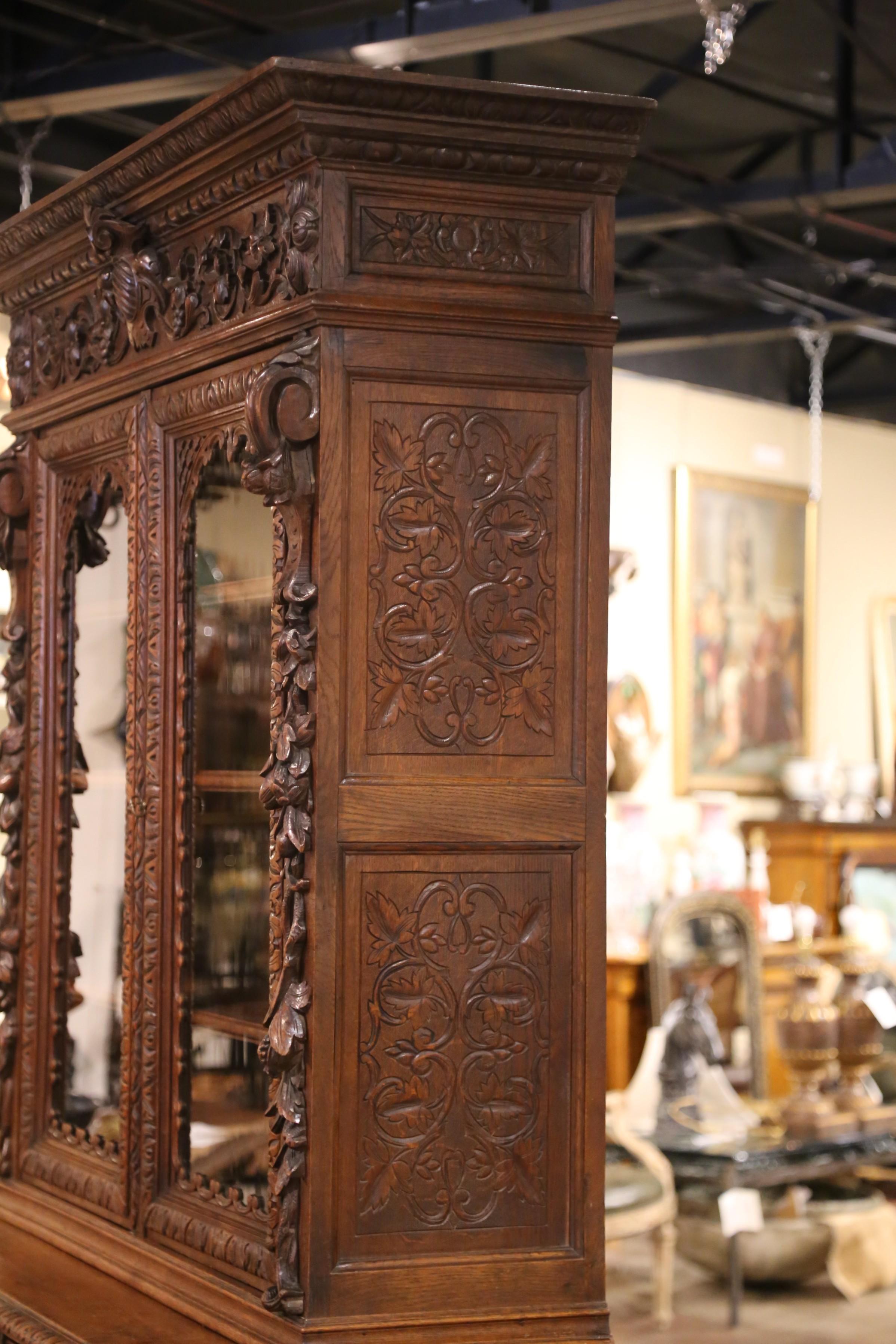 19th Century French Louis XIII Style Carved Oak Hunt Bookcase Gun Cabinet For Sale 1