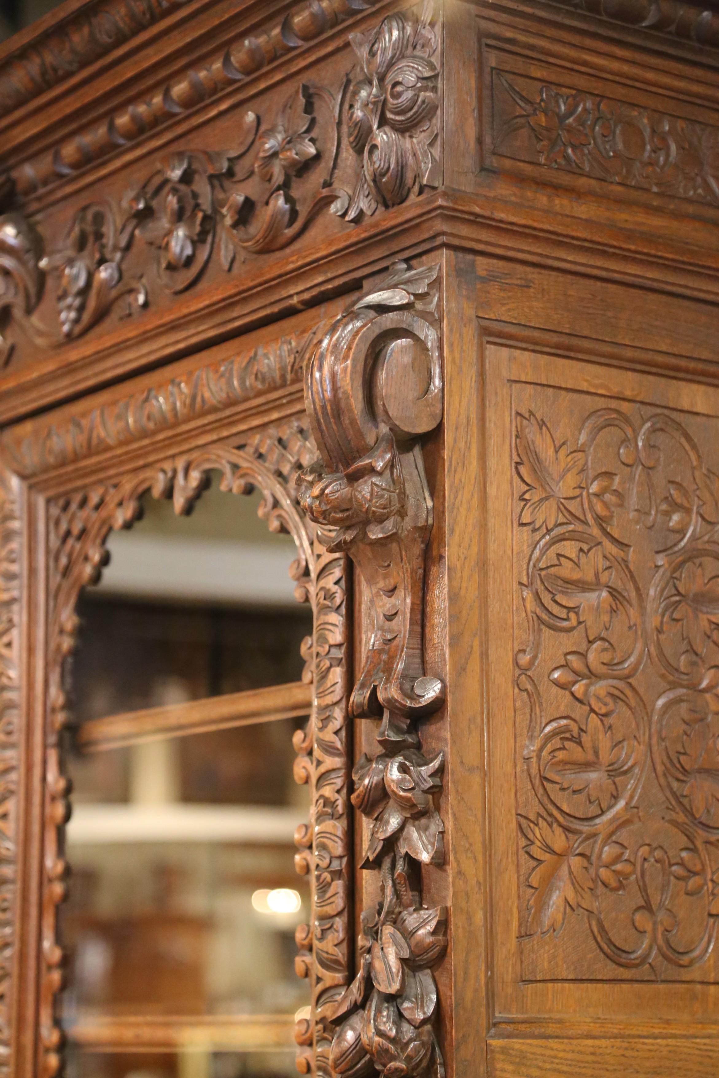 19th Century French Louis XIII Style Carved Oak Hunt Bookcase Gun Cabinet For Sale 3