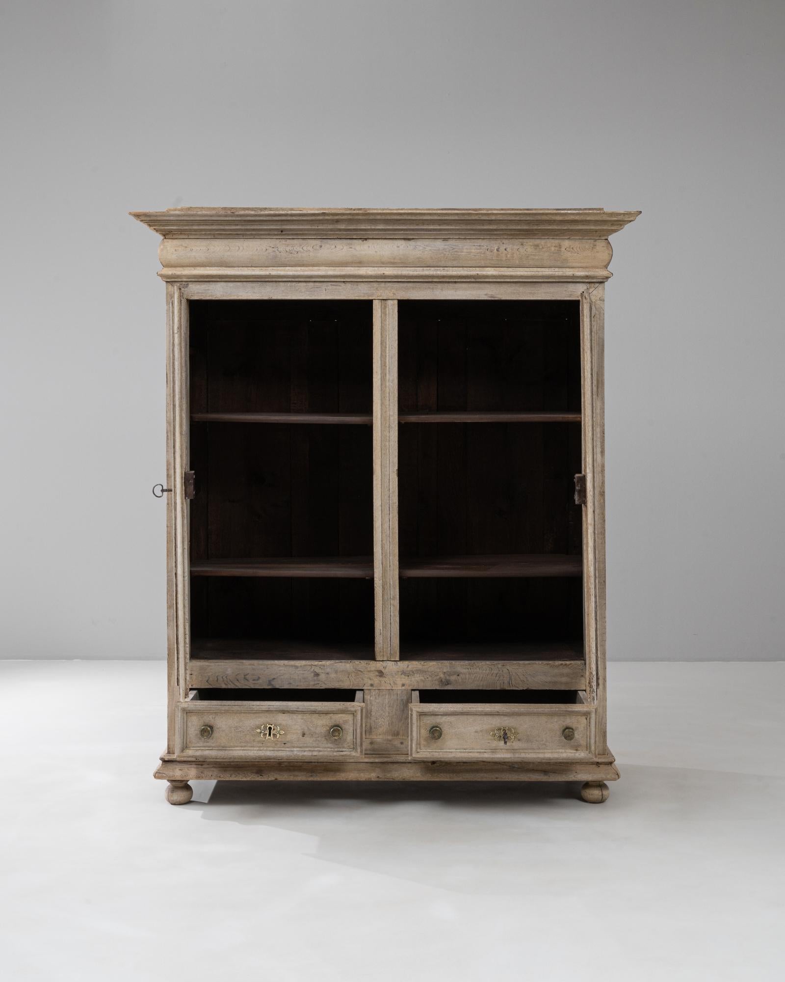 Francese Armadio francese del XIX secolo in stile Luigi XIII di Oak in vendita