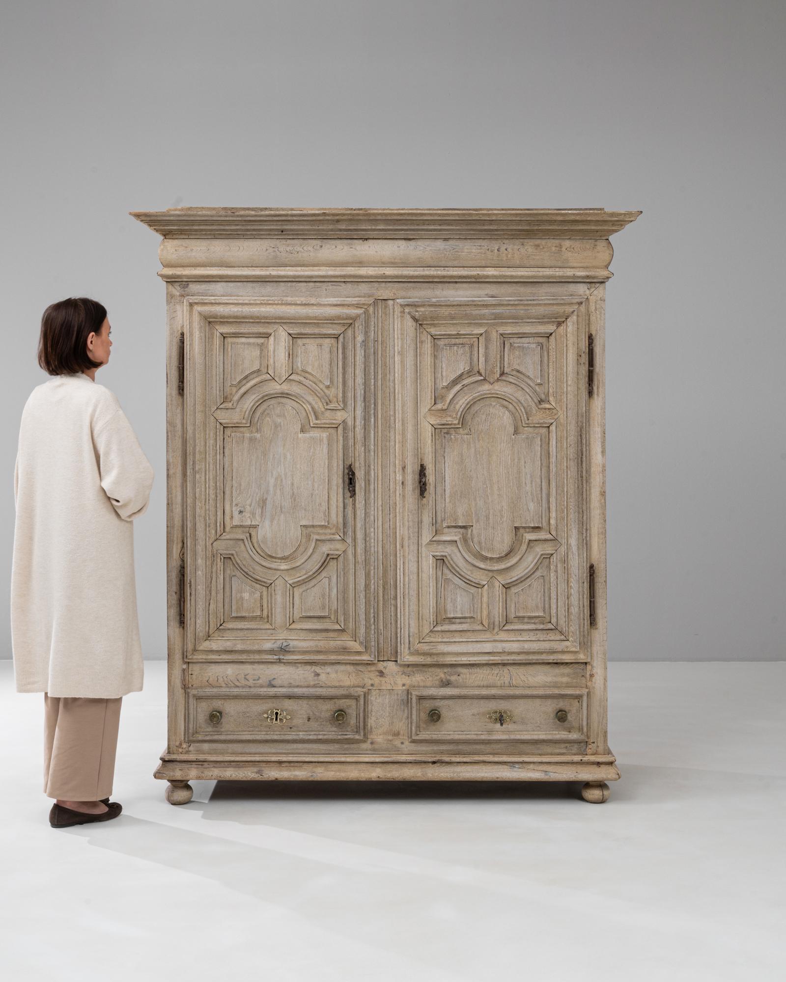 Armadio francese del XIX secolo in stile Luigi XIII di Oak In condizioni buone in vendita a High Point, NC