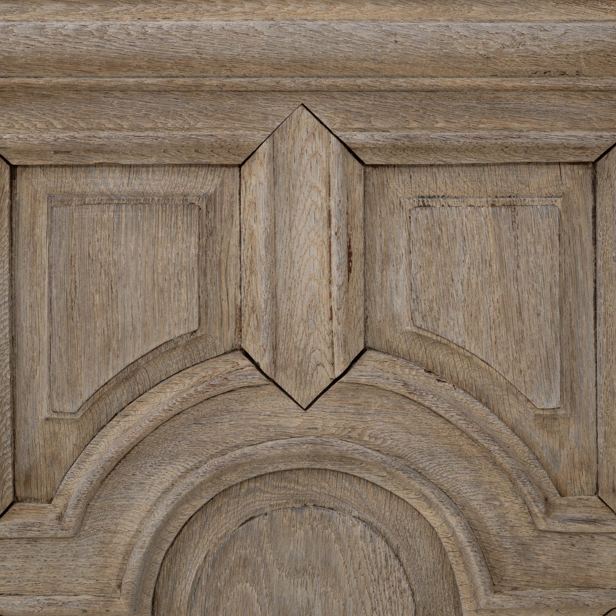 Armadio francese del XIX secolo in stile Luigi XIII di Oak in vendita 4