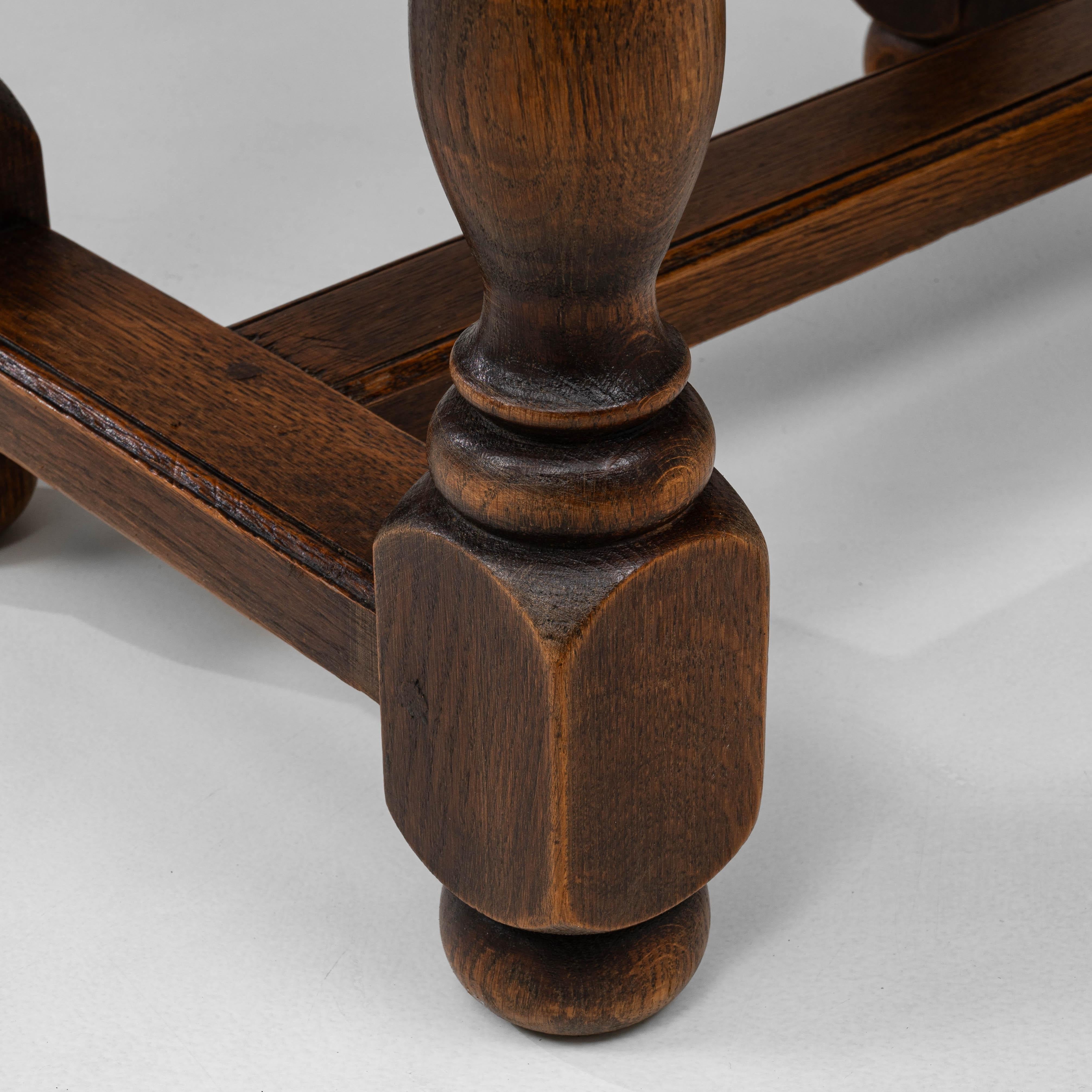 19th Century French Louis XIII Style Side Table With Drawer en venta 6