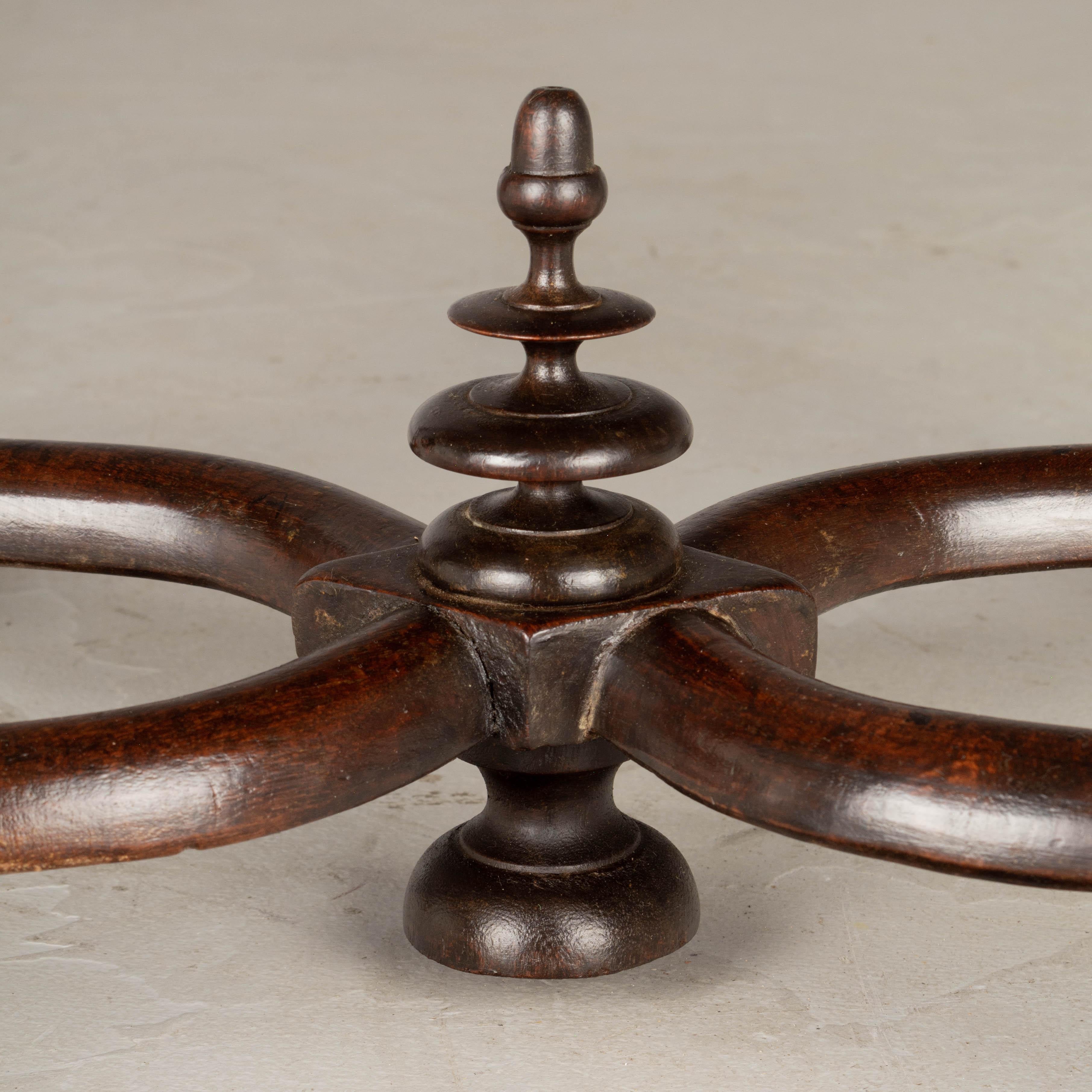 19th Century French Louis XIII Style Walnut Side Table For Sale 7