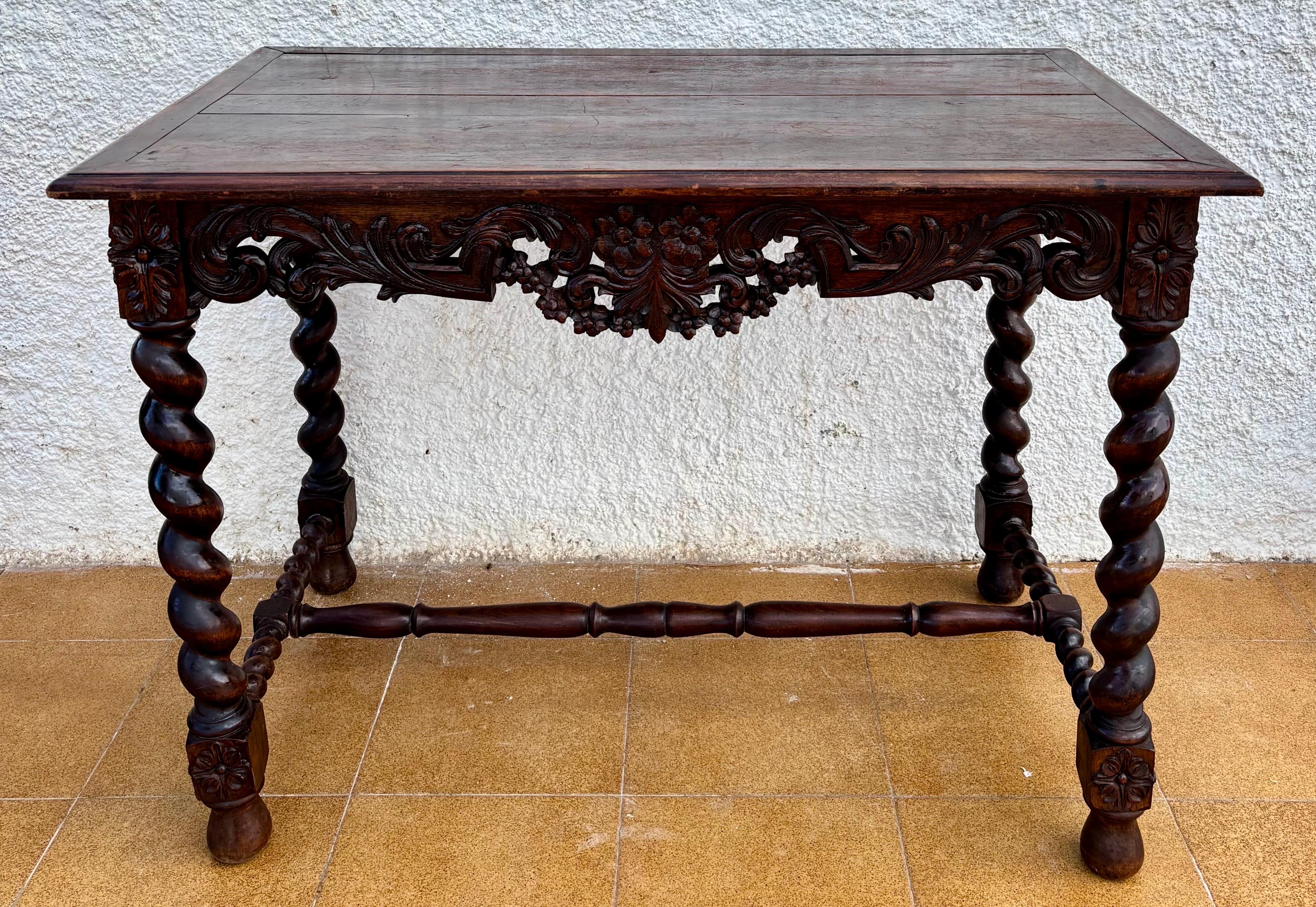 Français 19th Century French Louis XIV Breton Carved Oak Sofa Table Desk, 1890s en vente