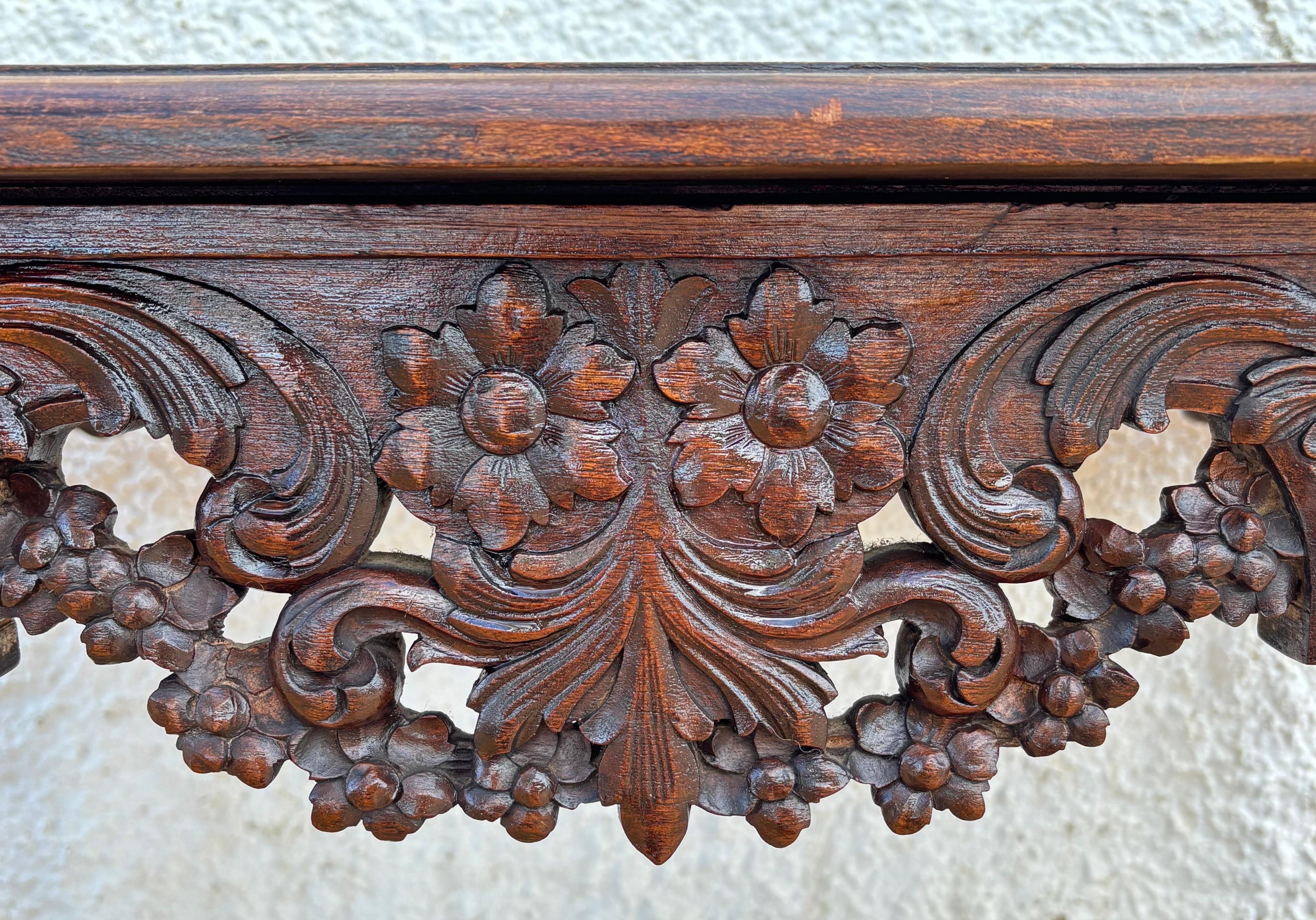 Bois de feuillus 19th Century French Louis XIV Breton Carved Oak Sofa Table Desk, 1890s en vente