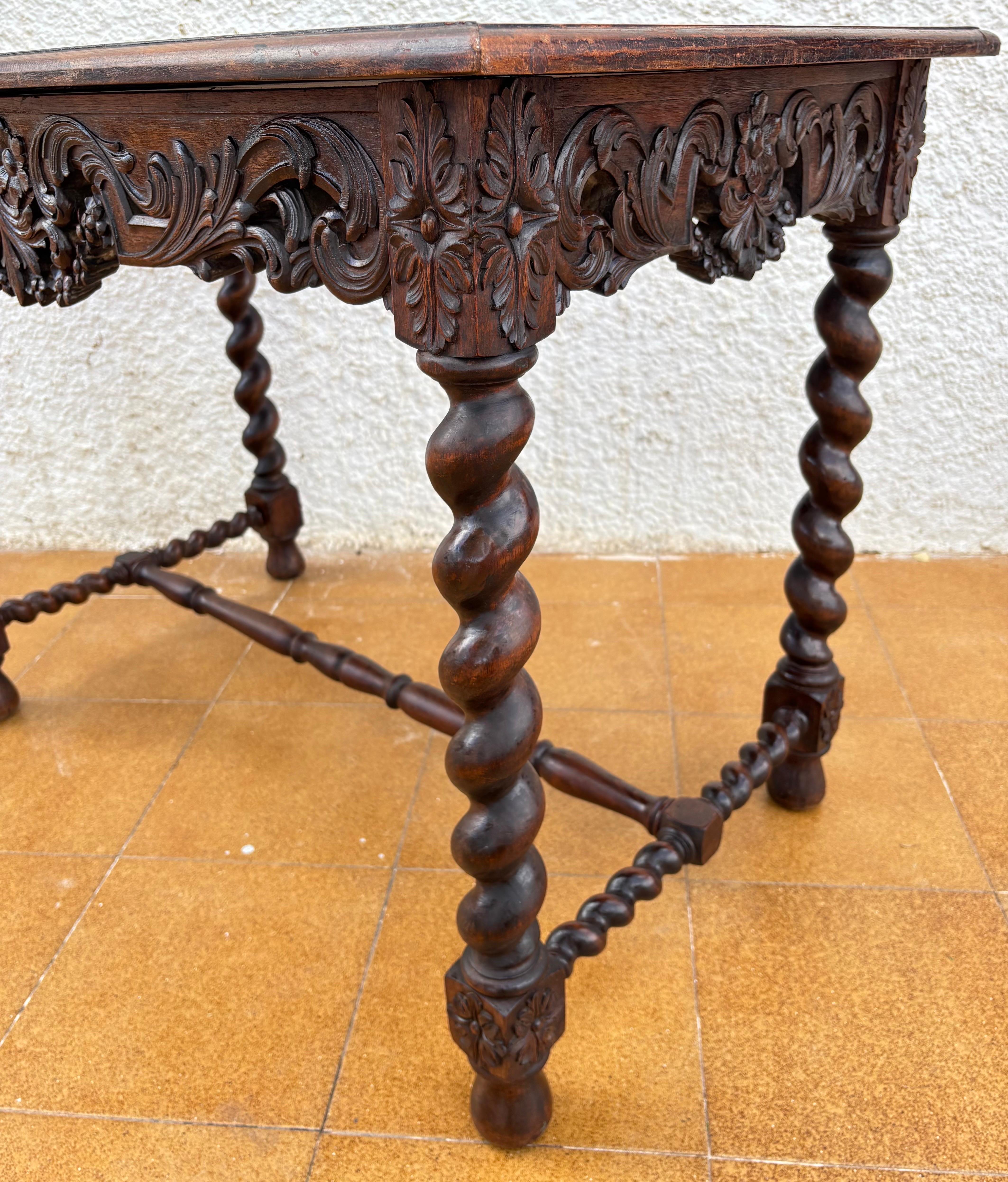 19th Century French Louis XIV Breton Carved Oak Sofa Table Desk, 1890s en vente 1