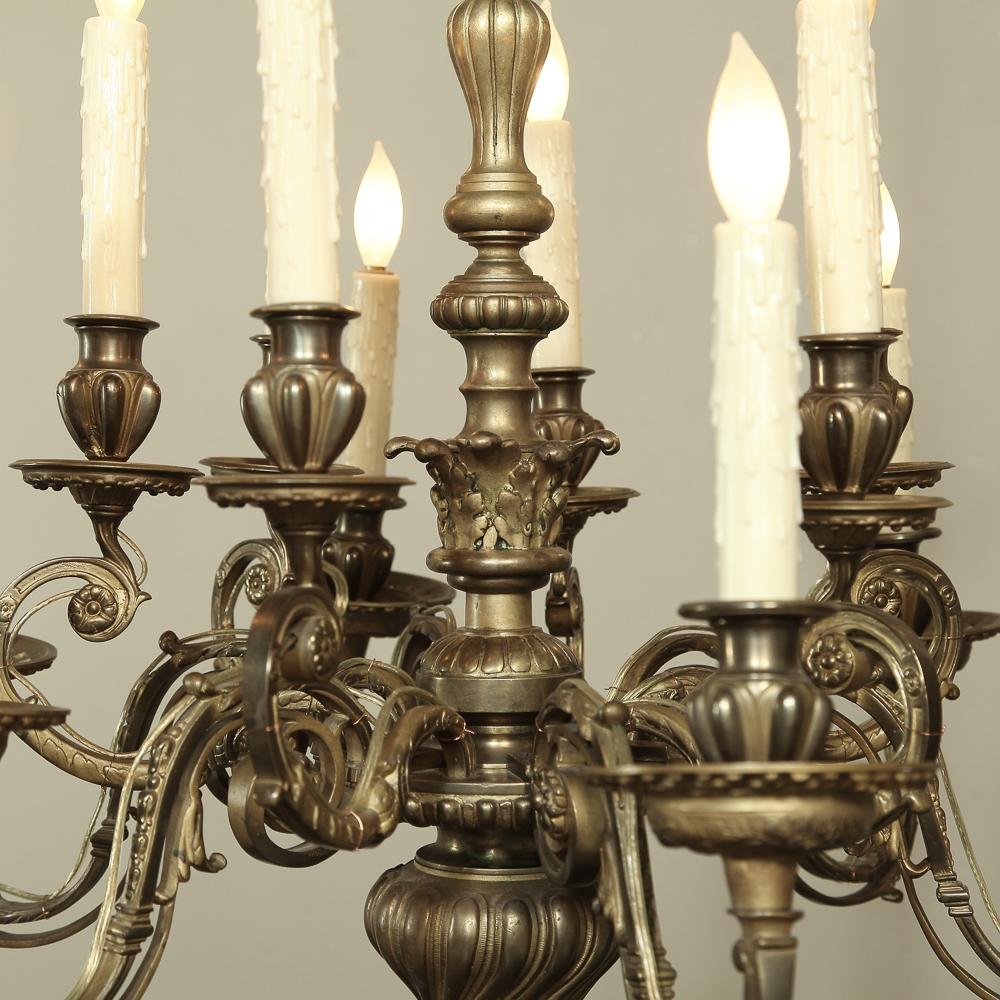 19th Century French Louis XIV Bronze Chandelier with 12 Lights In Good Condition For Sale In Dallas, TX