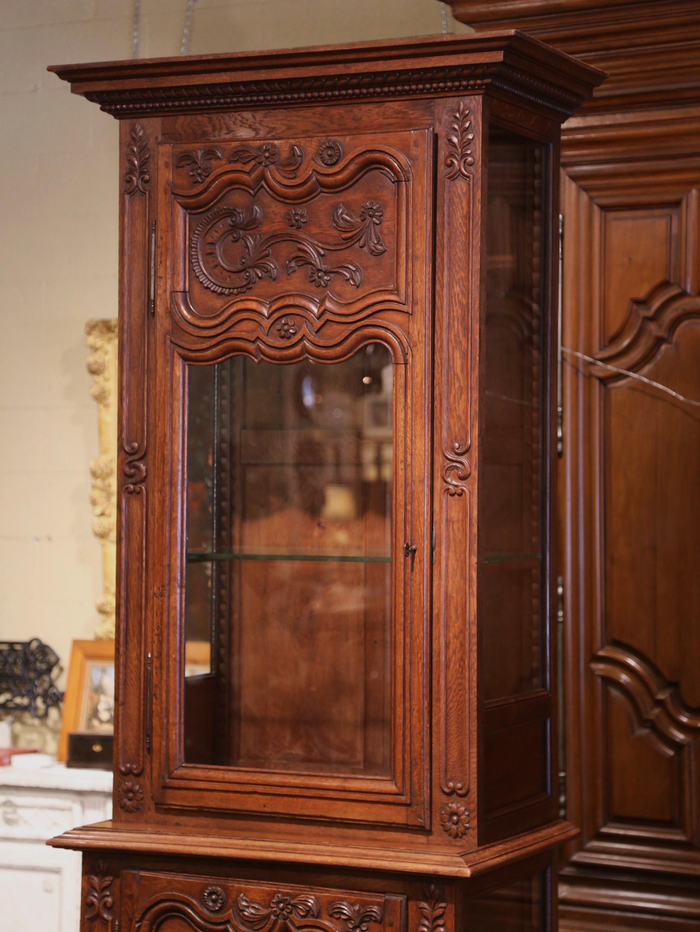 19th Century French Louis XIV Carved Oak and Glass Display Cabinet from Normandy For Sale 1
