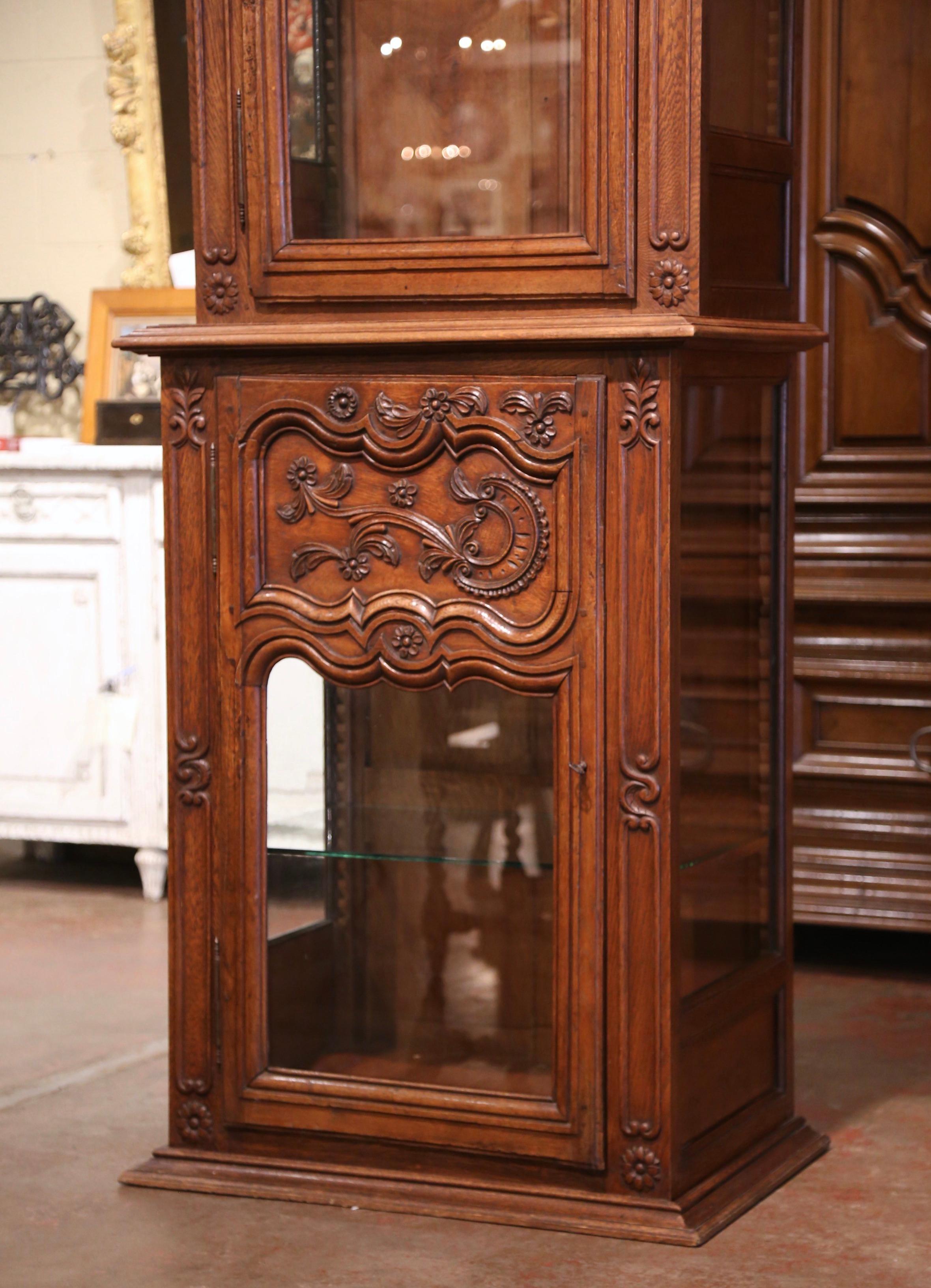 19th Century French Louis XIV Carved Oak and Glass Display Cabinet from Normandy For Sale 2